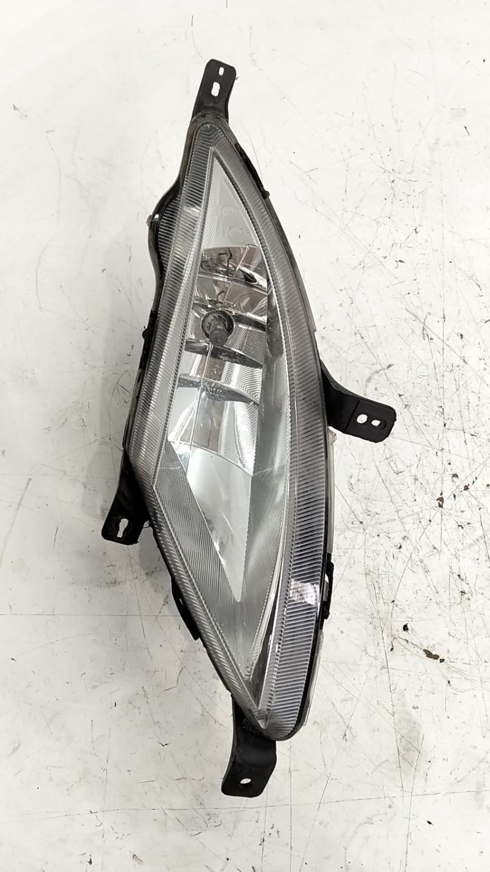 Faro antiniebla derecho MAHINDRA XUV500
