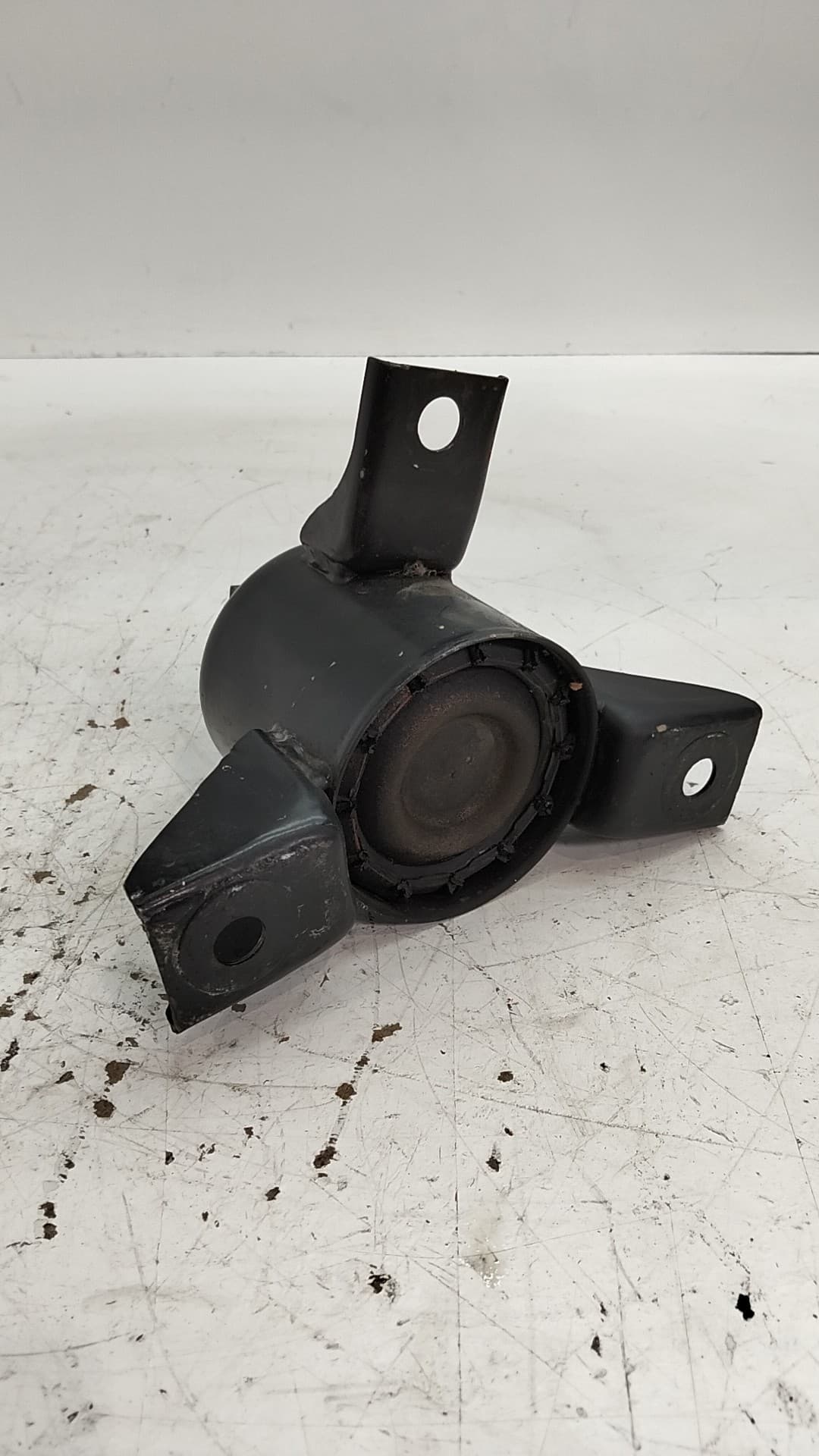 Soporte motor derecho MAHINDRA XUV500