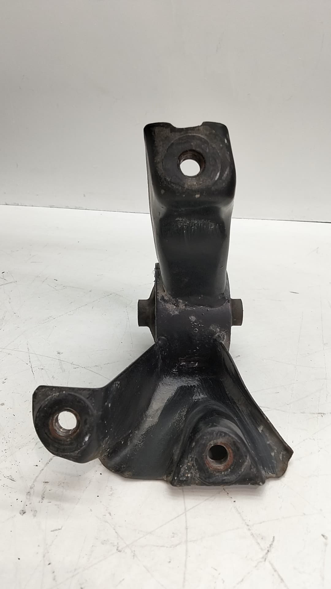 Soporte motor trasero MAHINDRA XUV500 2