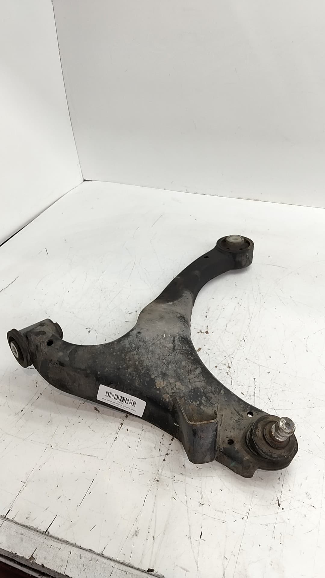 Brazo suspension inferior delantero derecho MAHINDRA XUV500