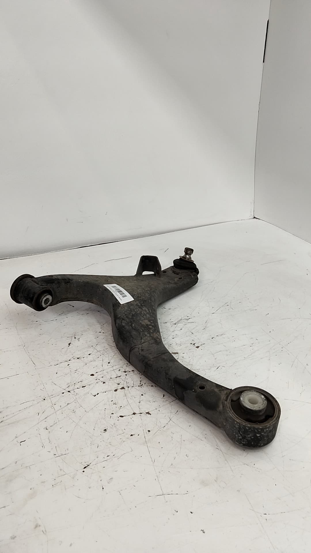 Brazo suspension inferior delantero izquierdo MAHINDRA XUV500 4