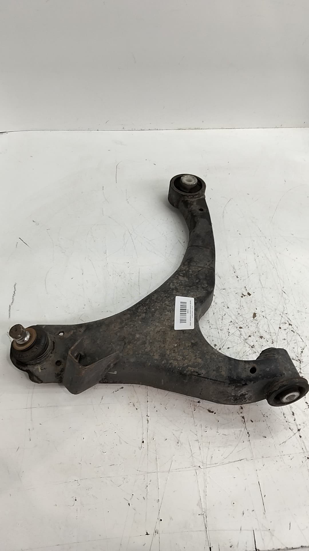 Brazo suspension inferior delantero izquierdo MAHINDRA XUV500