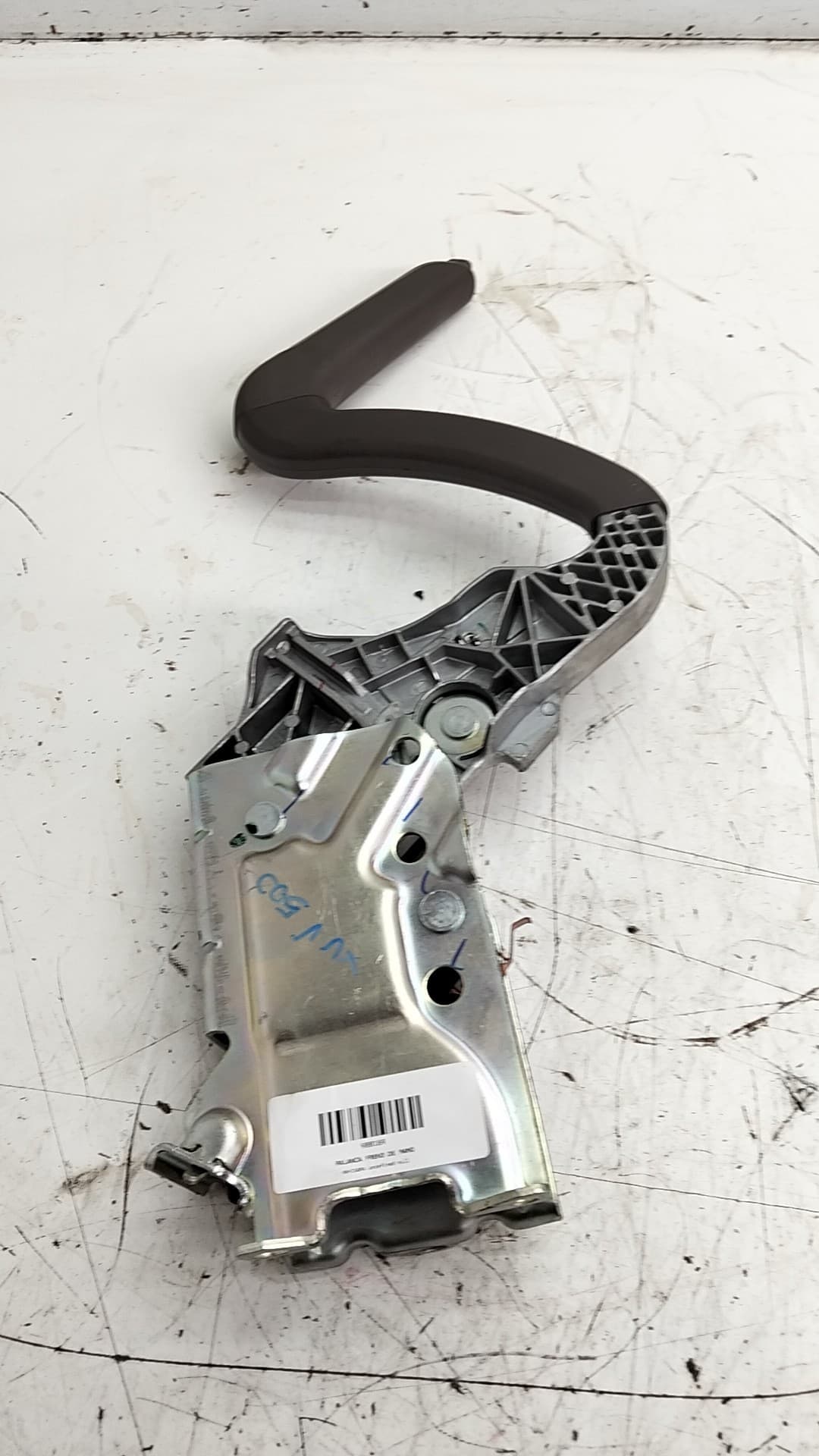 Palanca freno de mano MAHINDRA XUV500 2