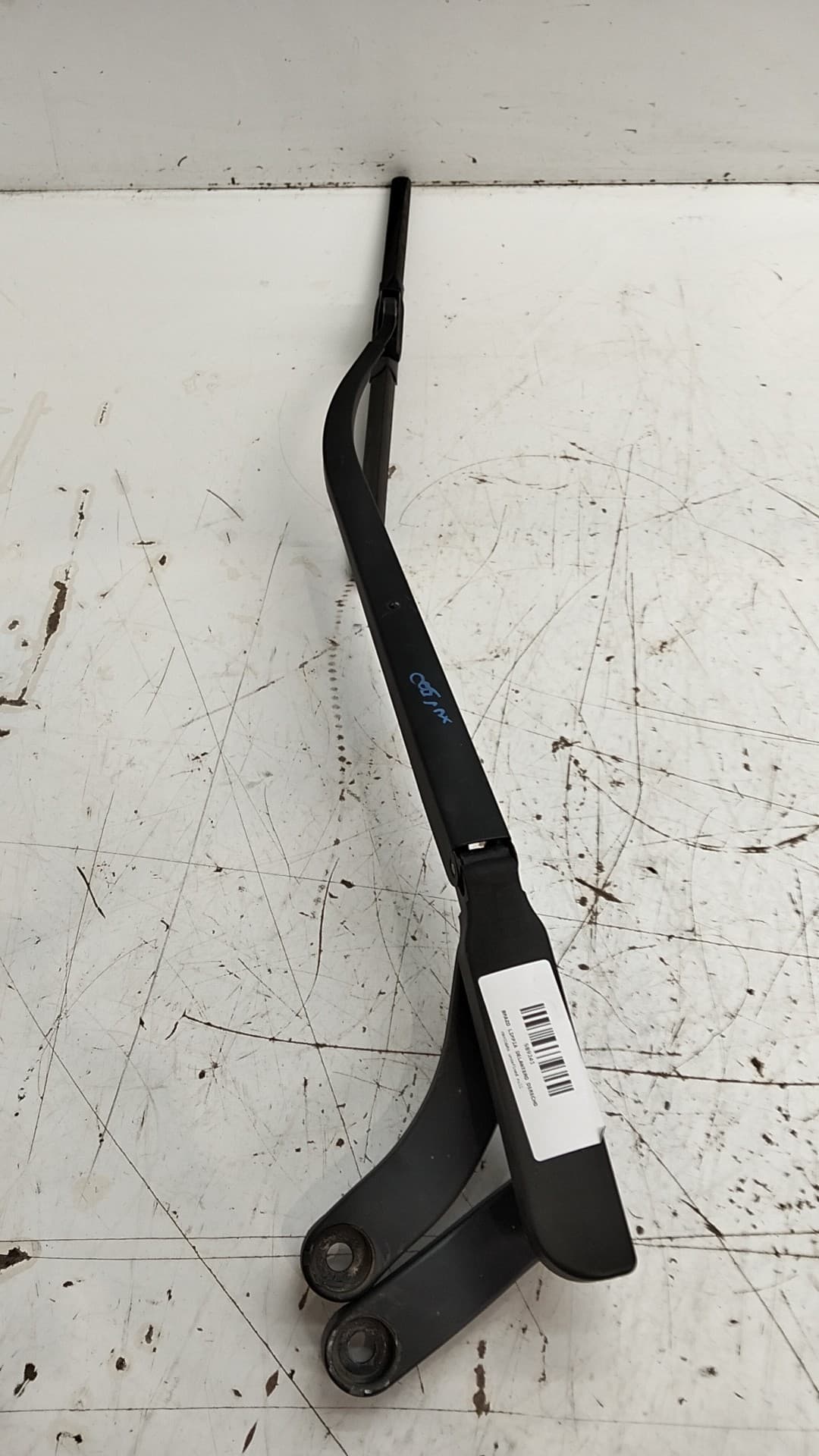 Brazo limpia delantero derecho MAHINDRA XUV500