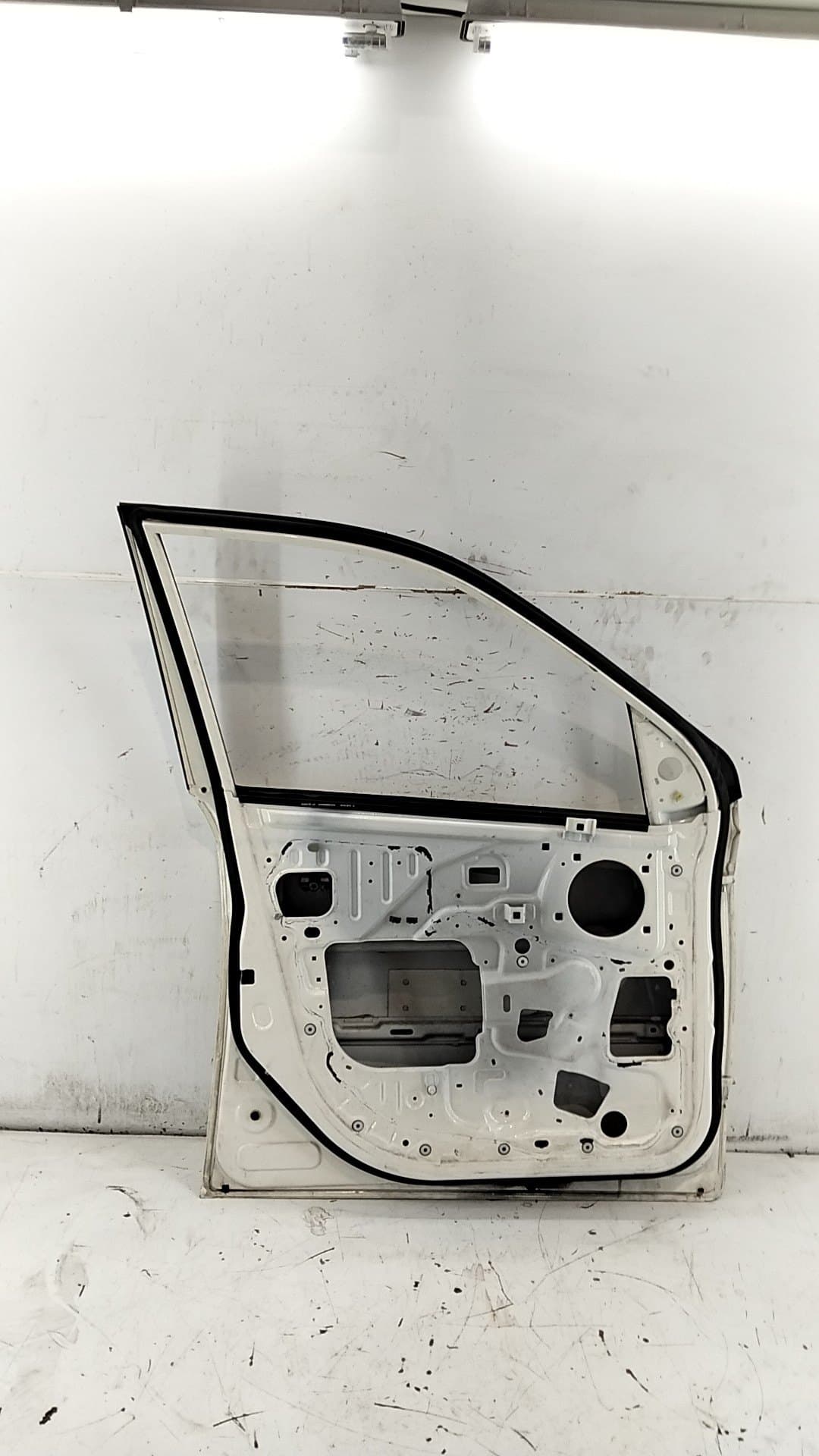 Puerta delantera izquierda MAHINDRA XUV500 2