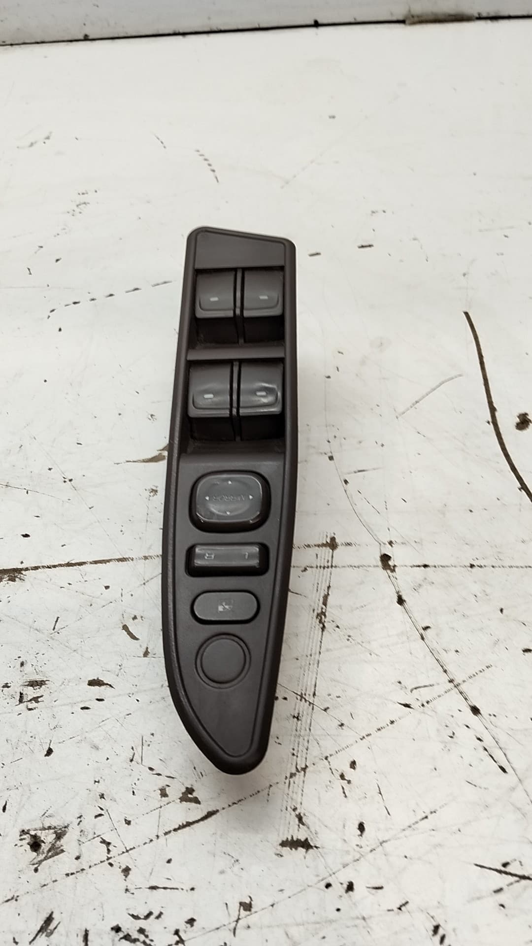 Mando elevalunas delantero izquierdo MAHINDRA XUV500