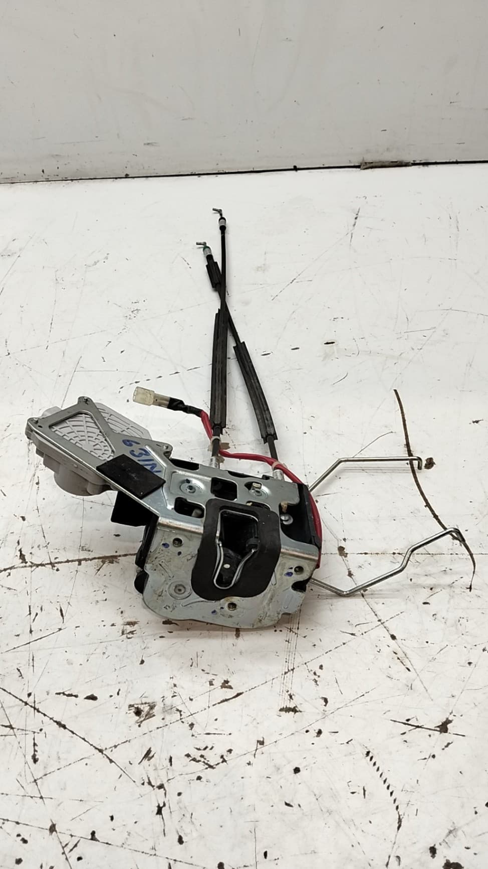 Cerradura puerta delantera derecha MAHINDRA XUV500 3