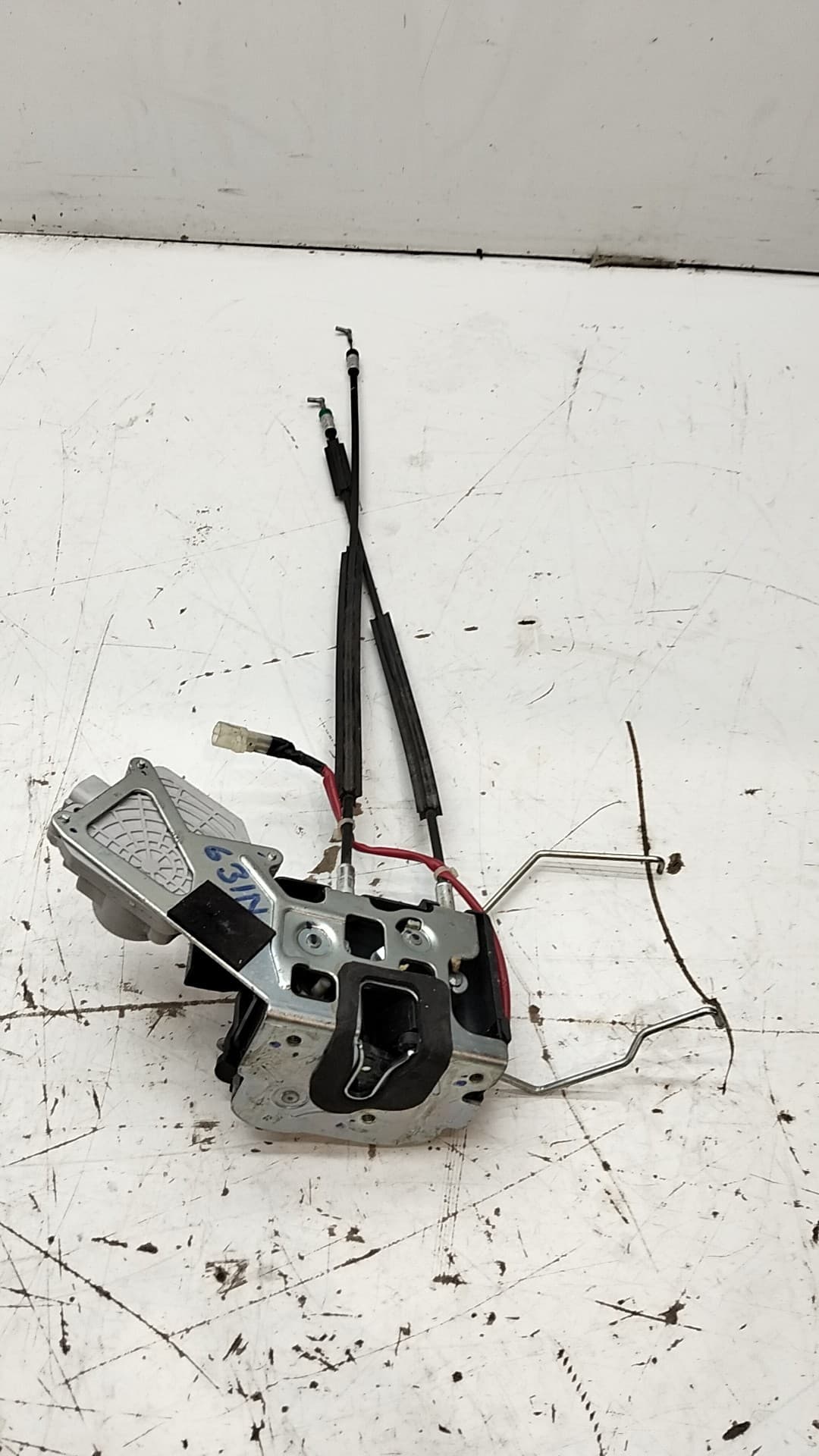 Cerradura puerta delantera derecha MAHINDRA XUV500 2