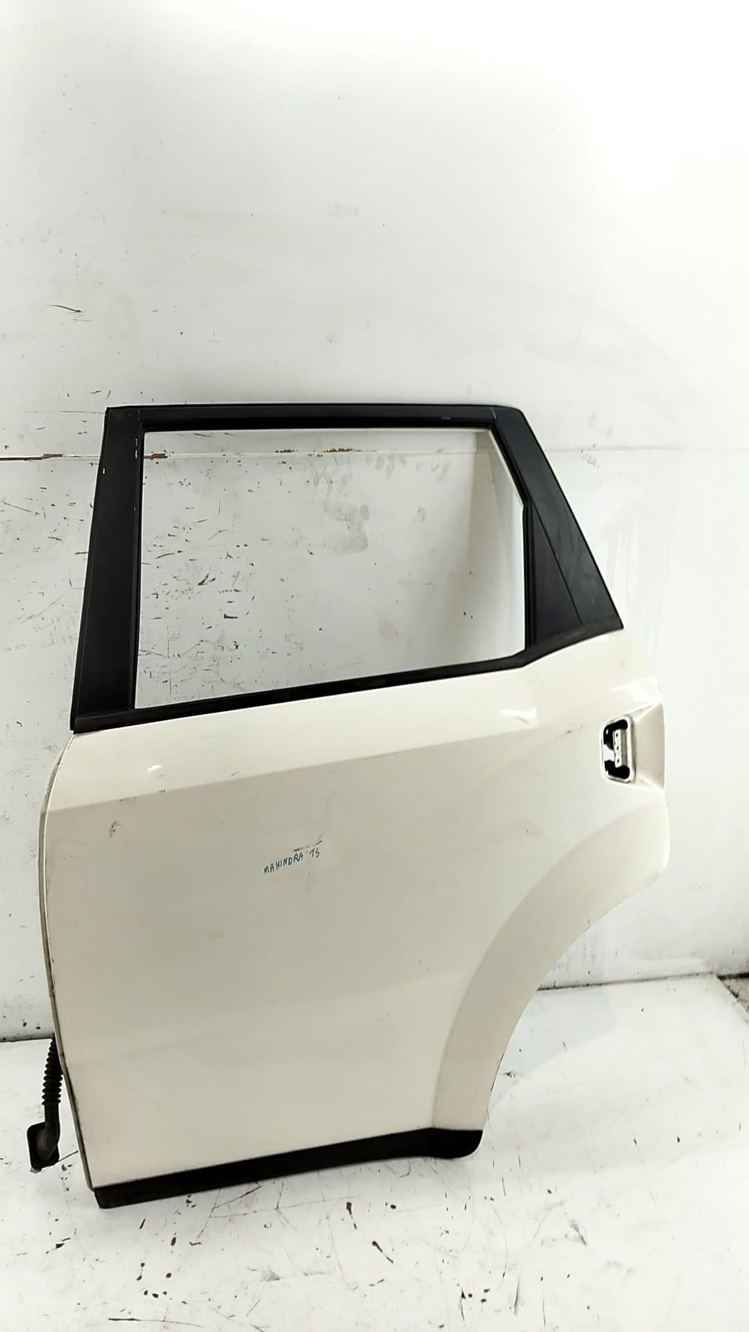 Puerta trasera izquierda MAHINDRA XUV500