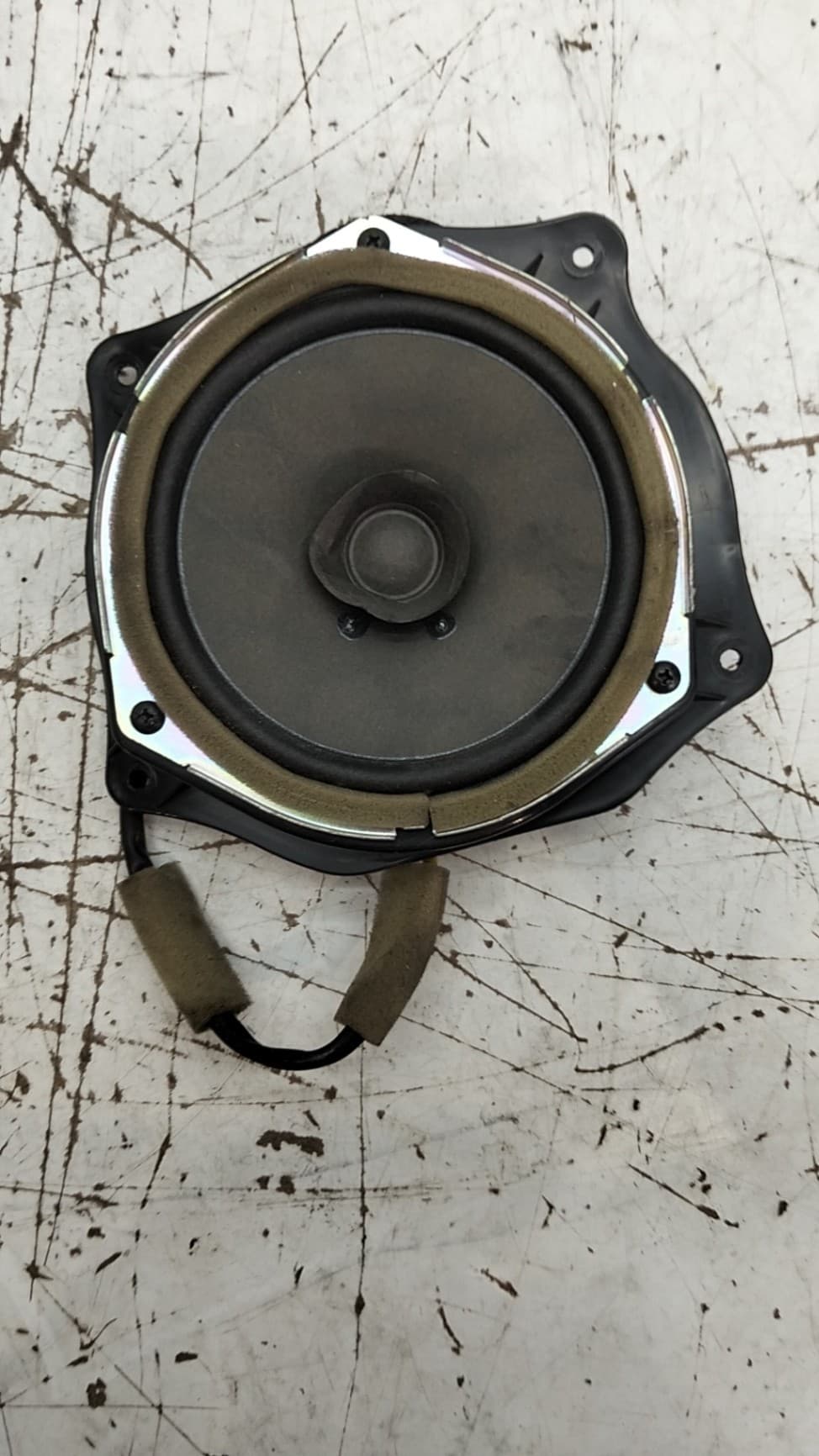 Altavoz MAHINDRA XUV500