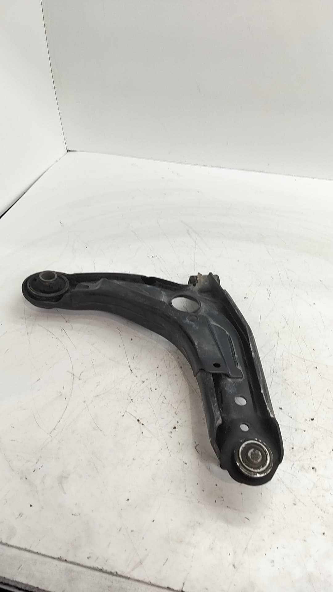 Brazo suspension inferior delantero izquierdo EVO 3 2