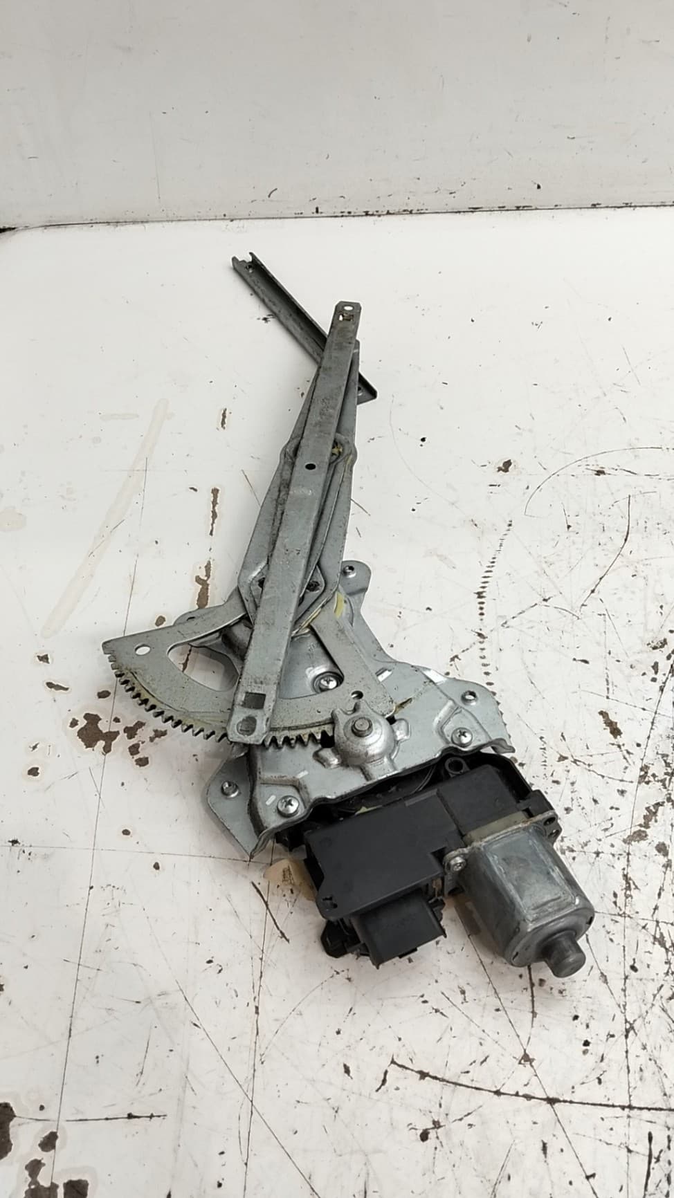 Elevalunas trasero izquierdo DR 6.0 2