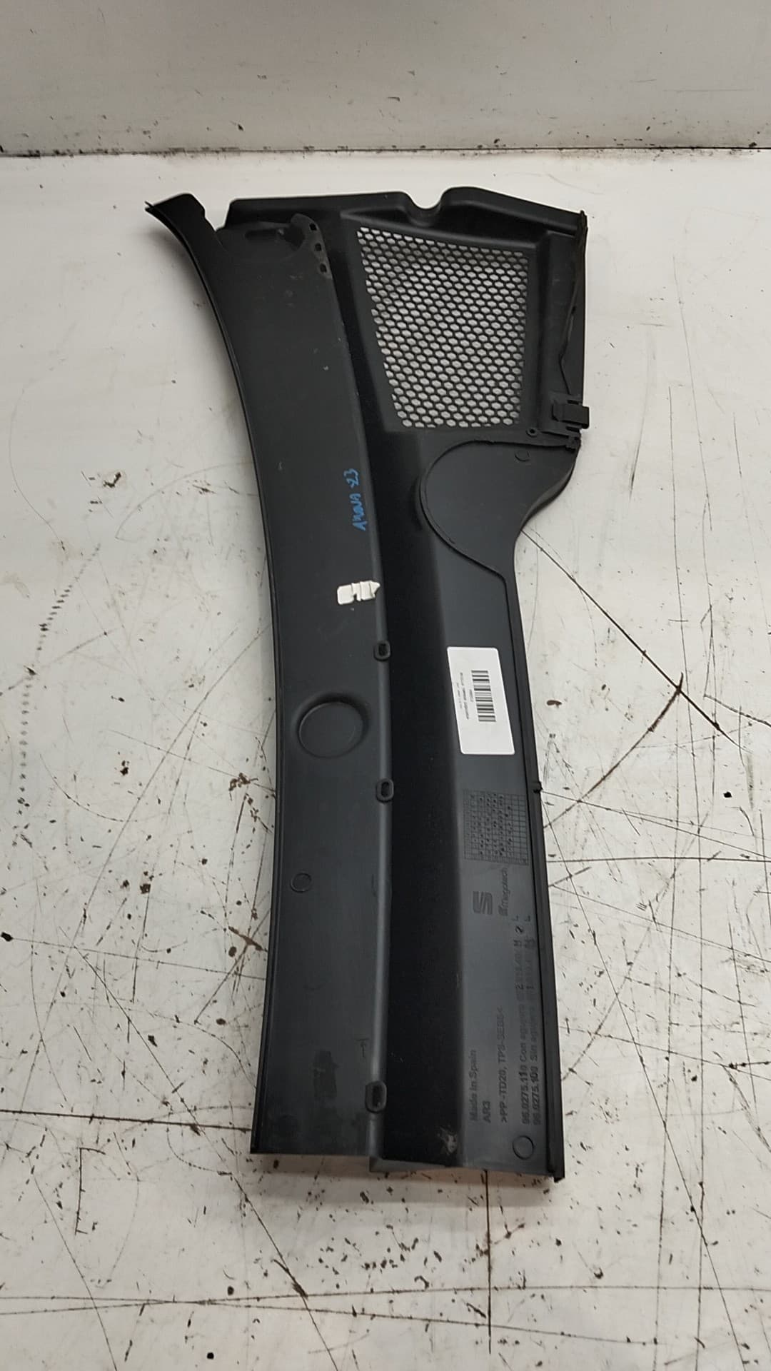 Recambio SEAT ARONA ref. 6F2819403N