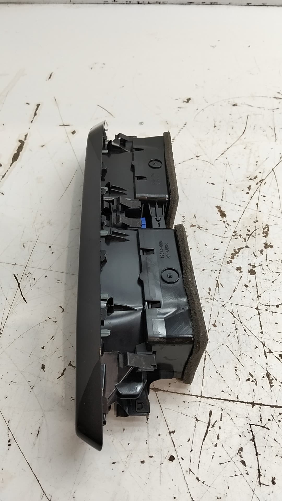 Recambio SEAT ARONA ref. 6F0820951D 2