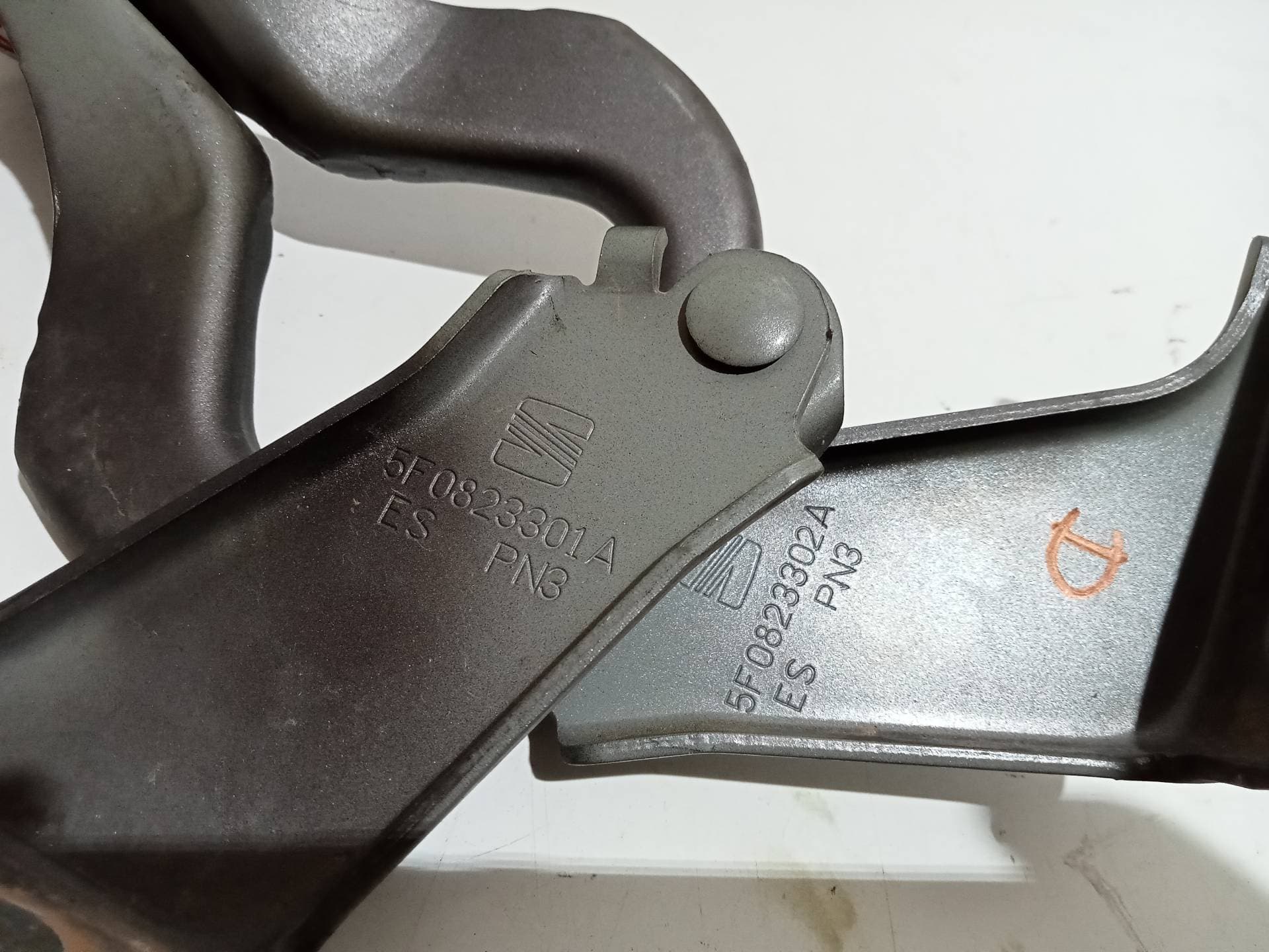 Bisagra SEAT LEON (5F1) 3