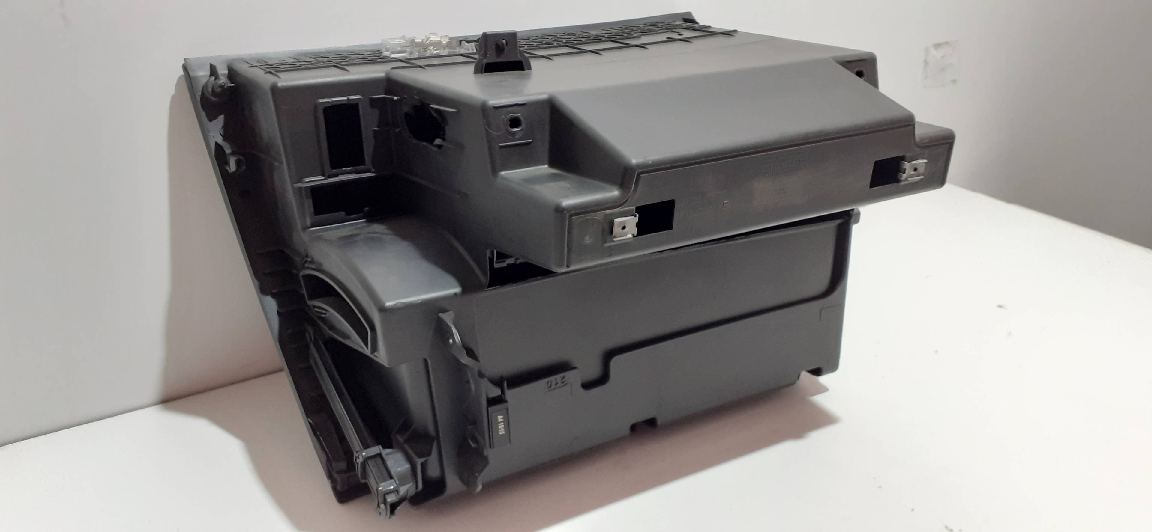 Guantera SEAT LEON (5F1) 5
