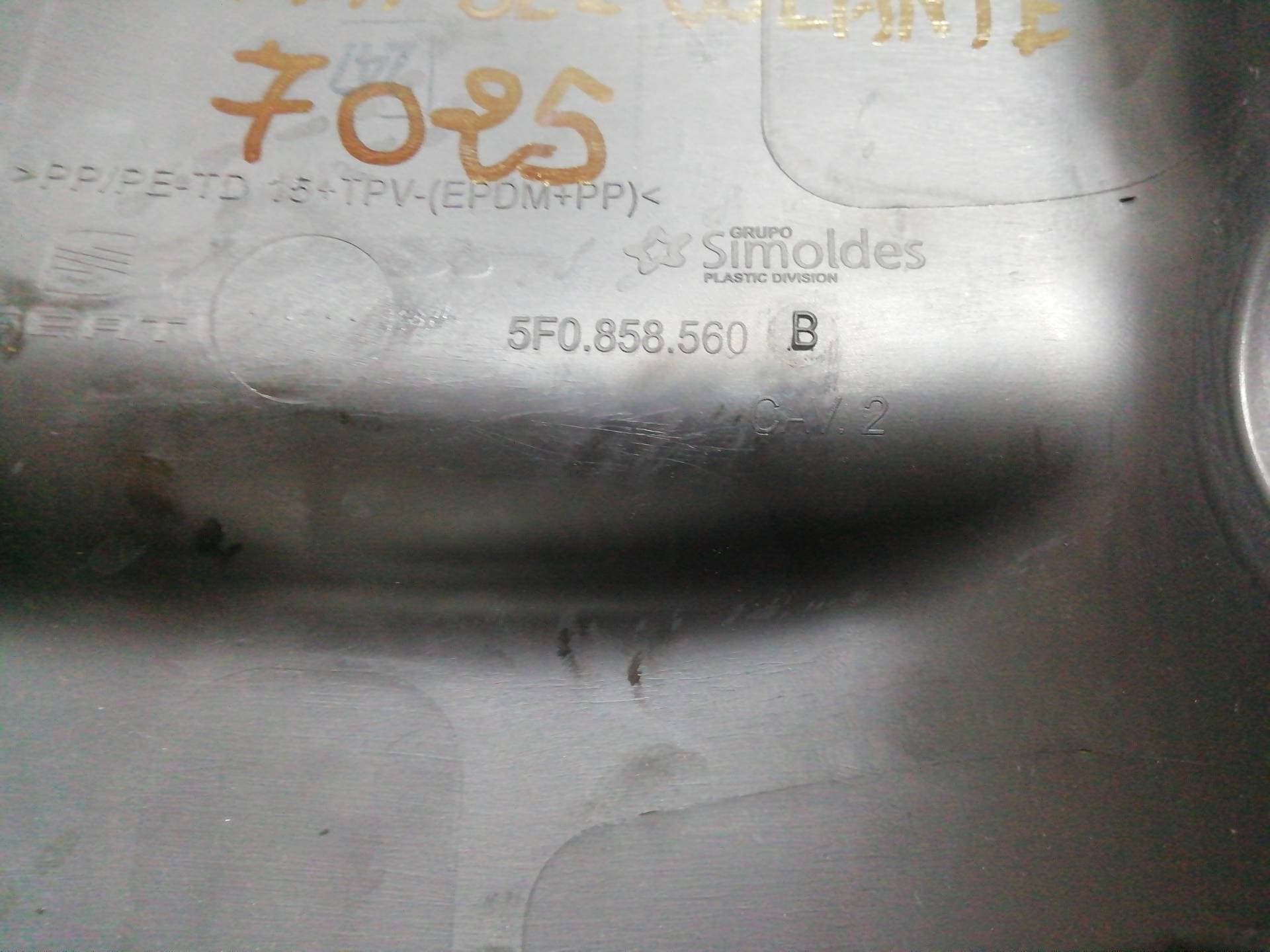 Plastico SEAT LEON (5F1) 4