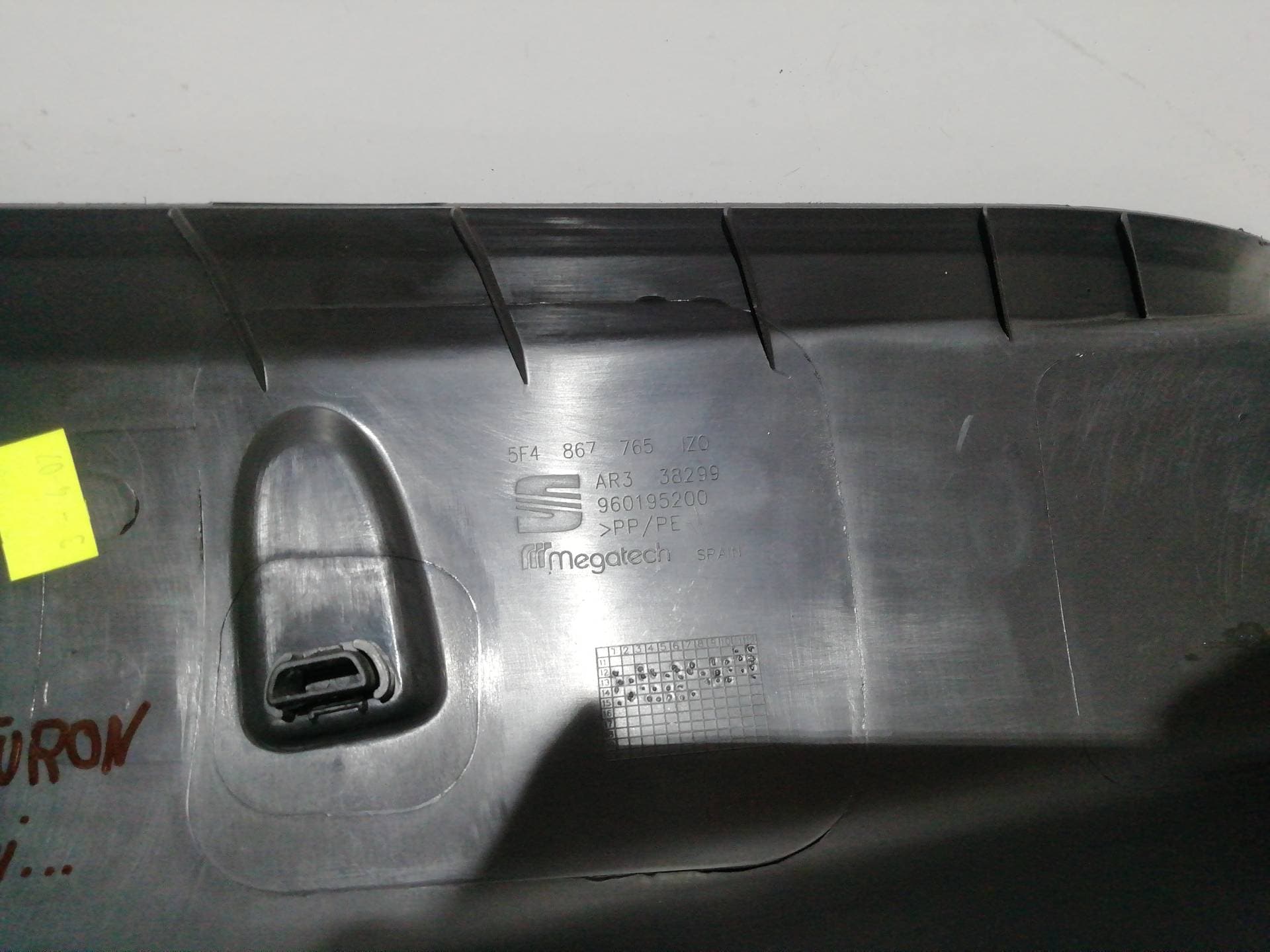 Plastico SEAT LEON (5F1) 2