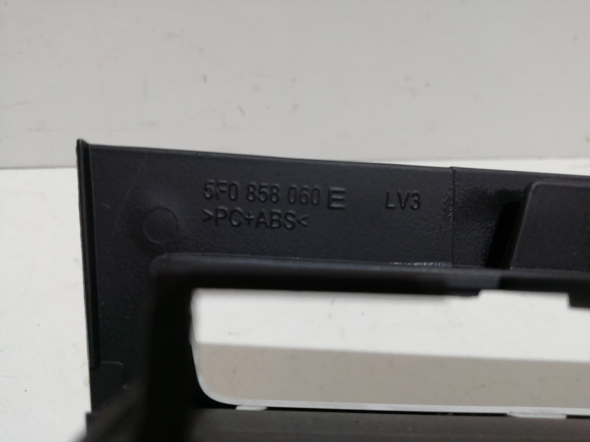 Plastico SEAT LEON (5F1) 4