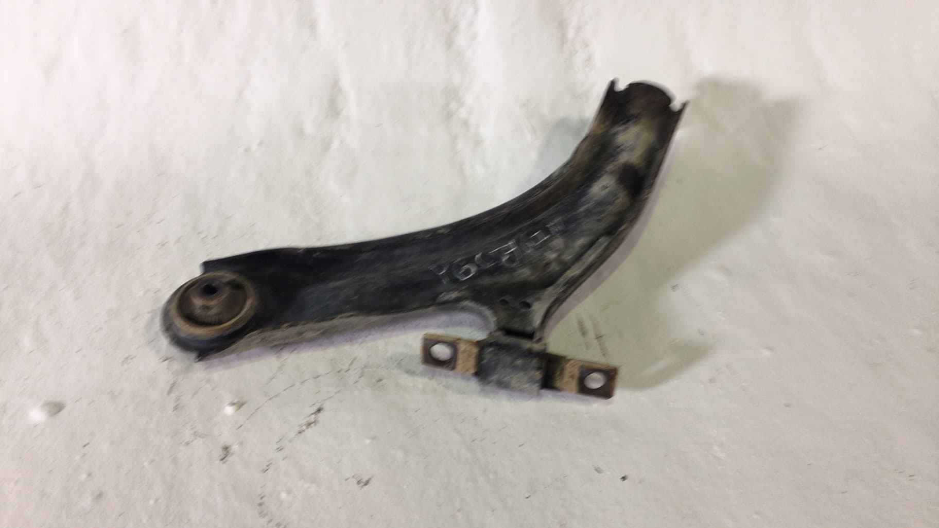 Brazo suspension inferior delantero derecho NISSAN X-TRAIL (T30) 2