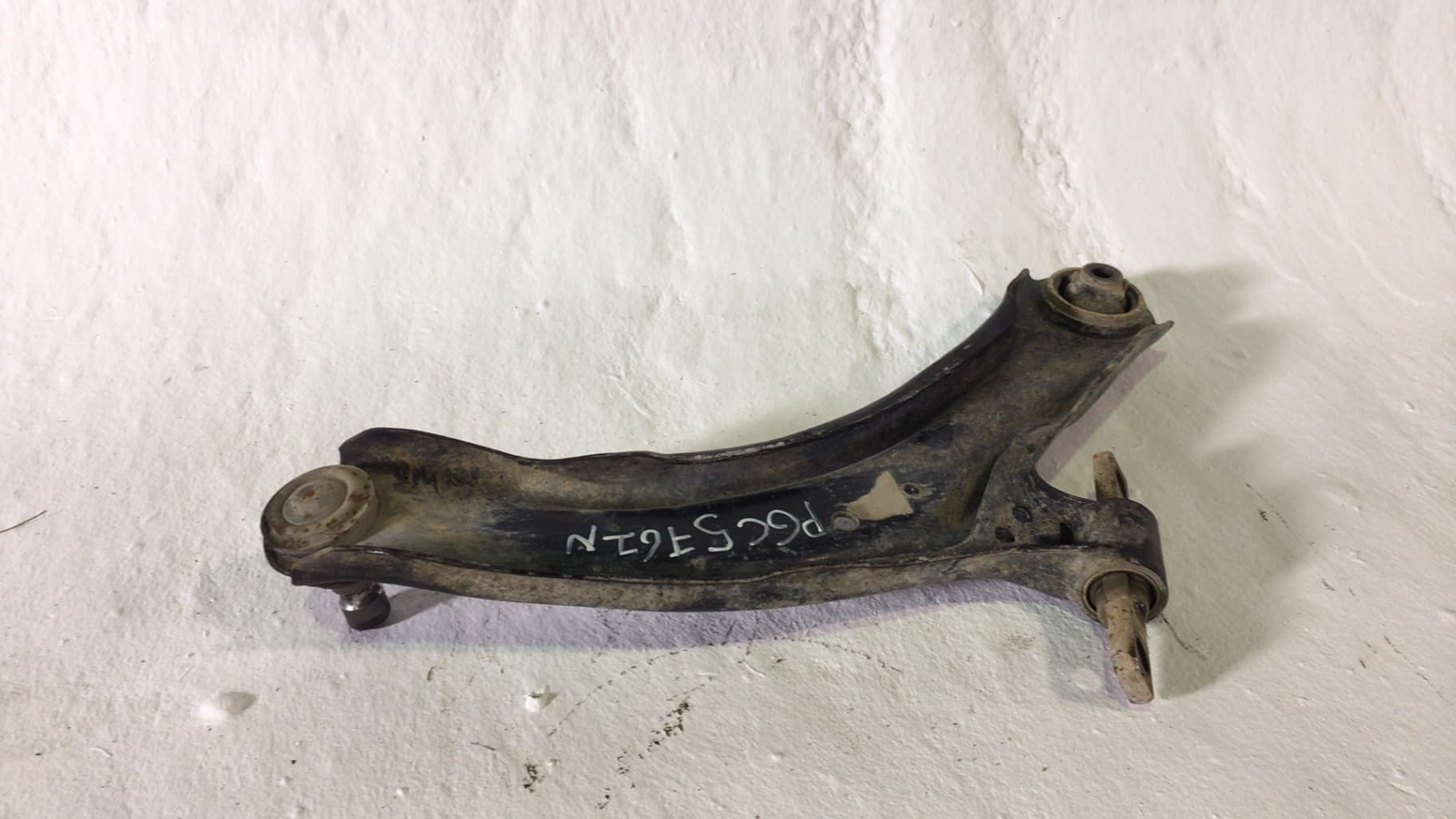 Brazo suspension inferior delantero izquierdo NISSAN X-TRAIL (T30) 2