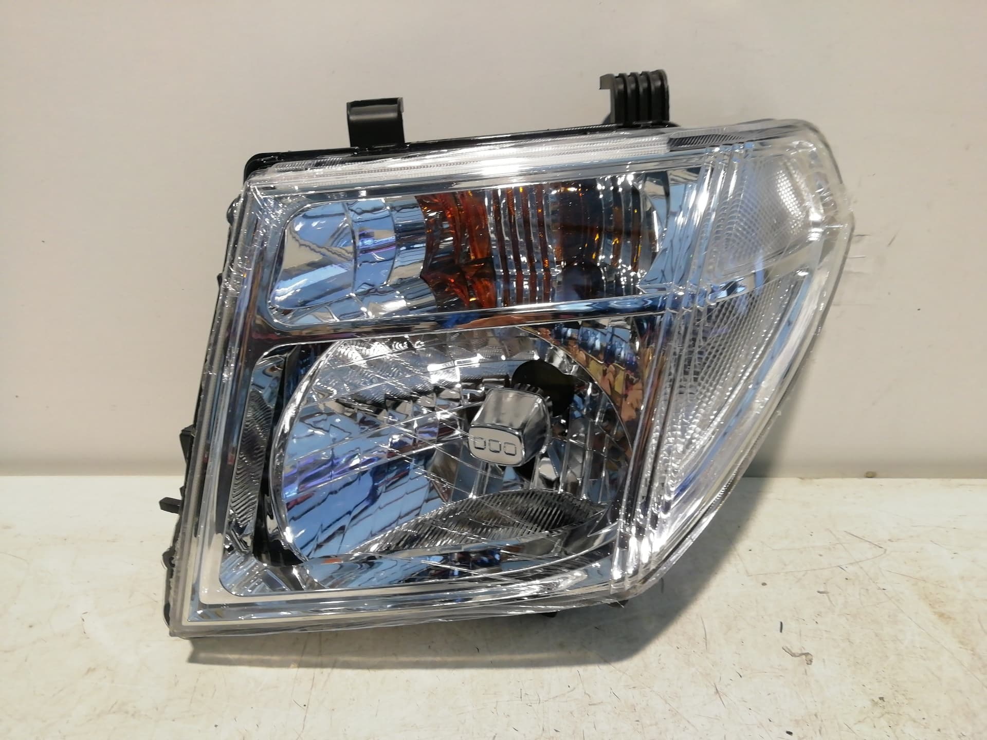 Faro izquierdo NISSAN PATHFINDER (R51)