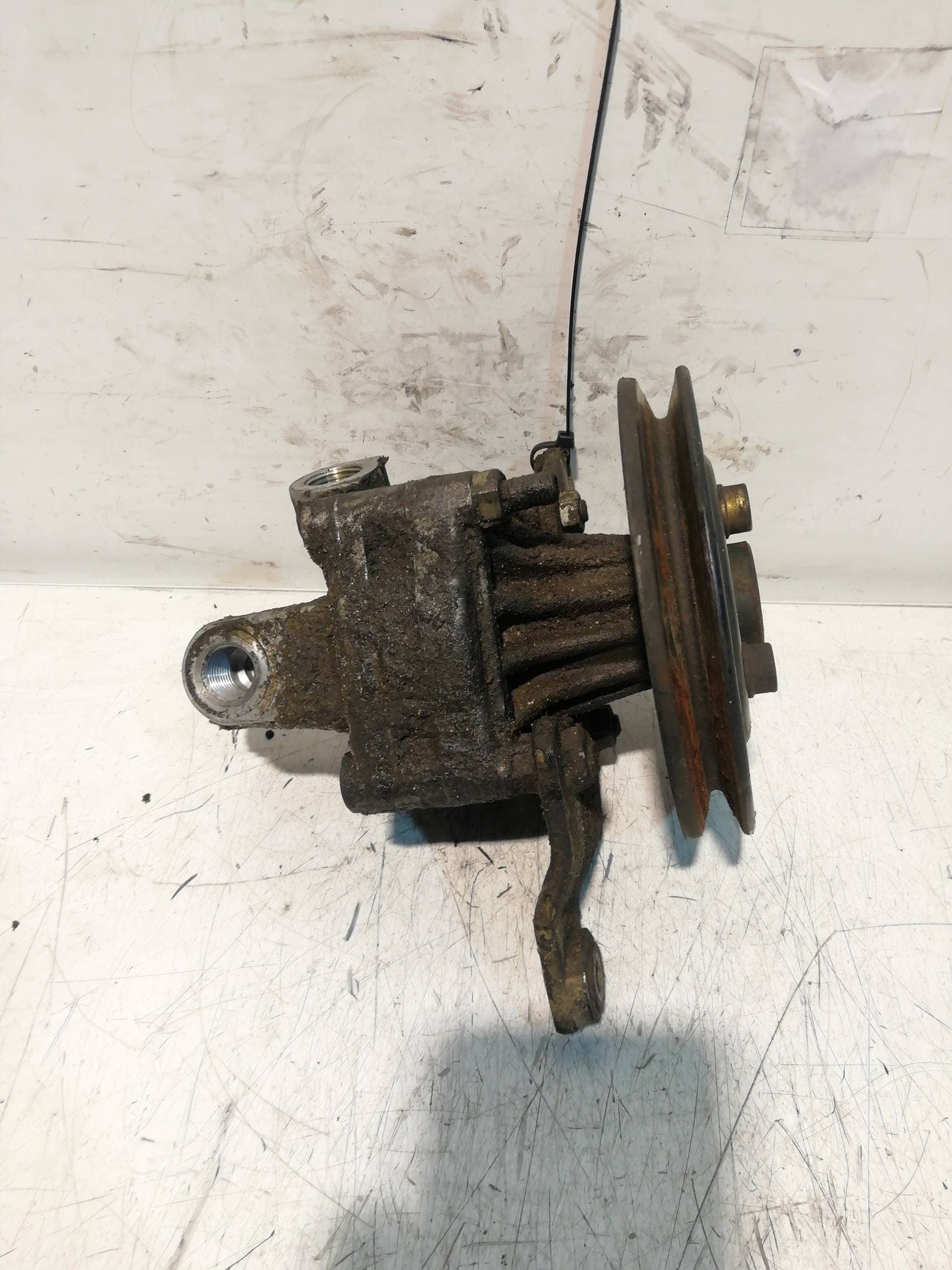 Bomba direccion AUDI 80 AVANT