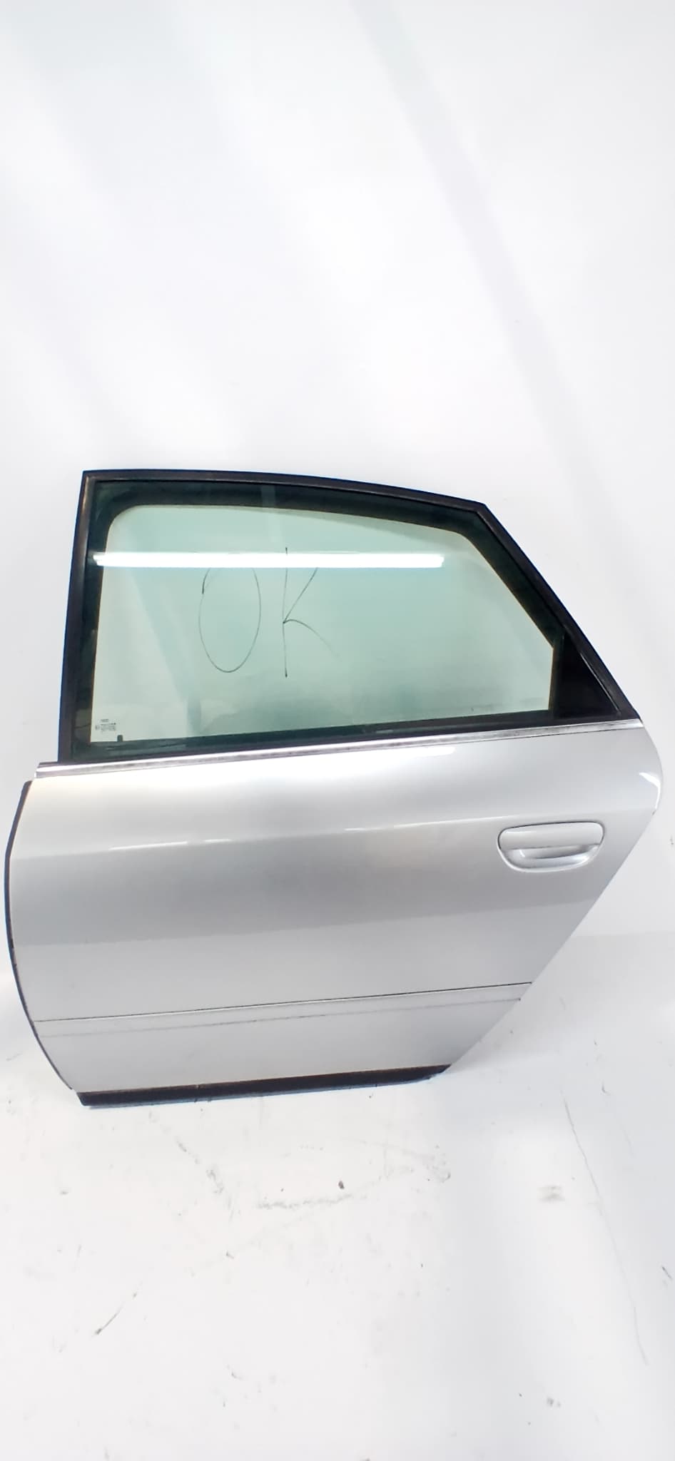 Puerta trasera izquierda AUDI A6 BERLINA (4B2)