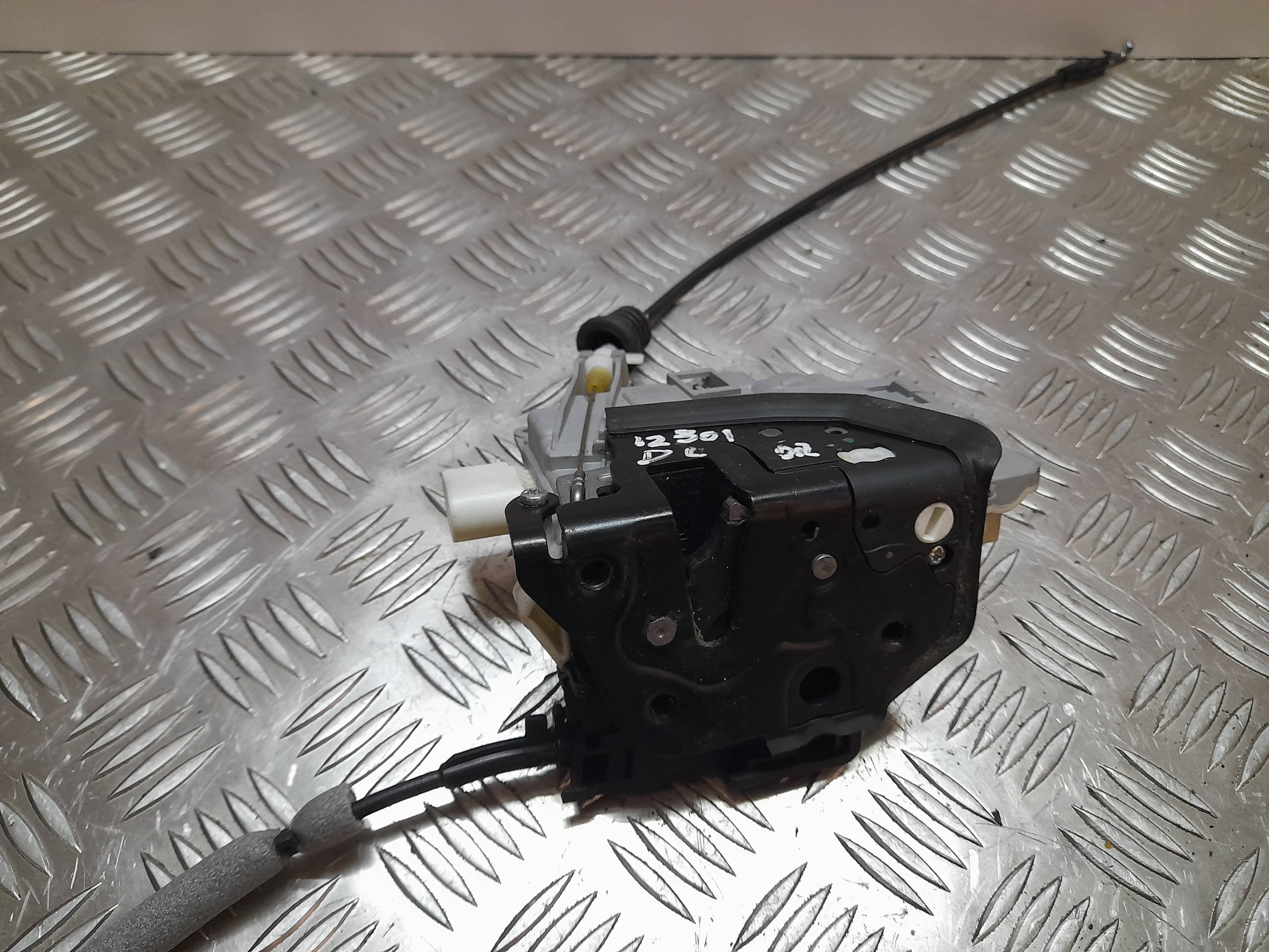 Cerradura puerta delantera derecha VOLKSWAGEN TIGUAN (5N1) 5