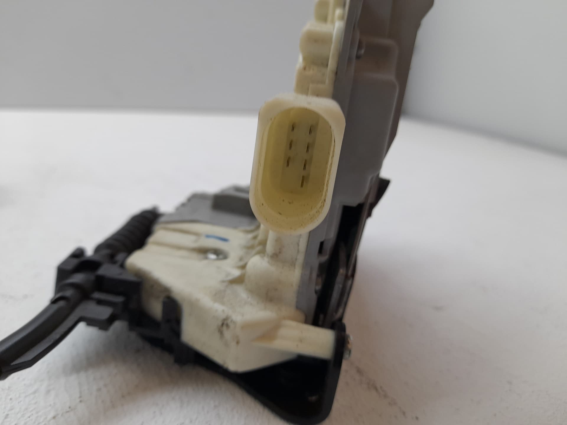 Cerradura puerta delantera derecha VOLKSWAGEN TIGUAN (5N1) 2