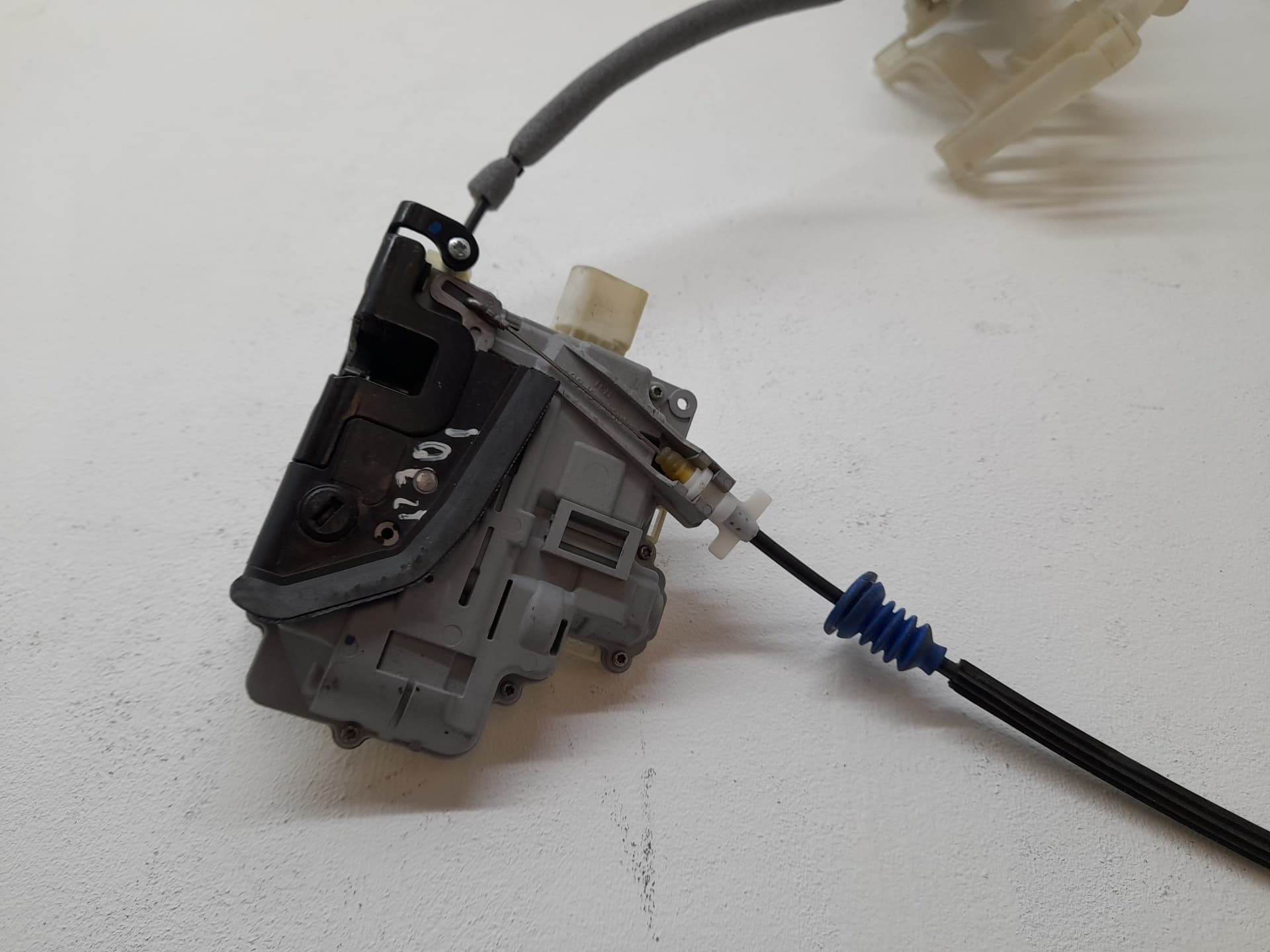 Cerradura puerta trasera derecha VOLKSWAGEN TIGUAN (5N1) 5