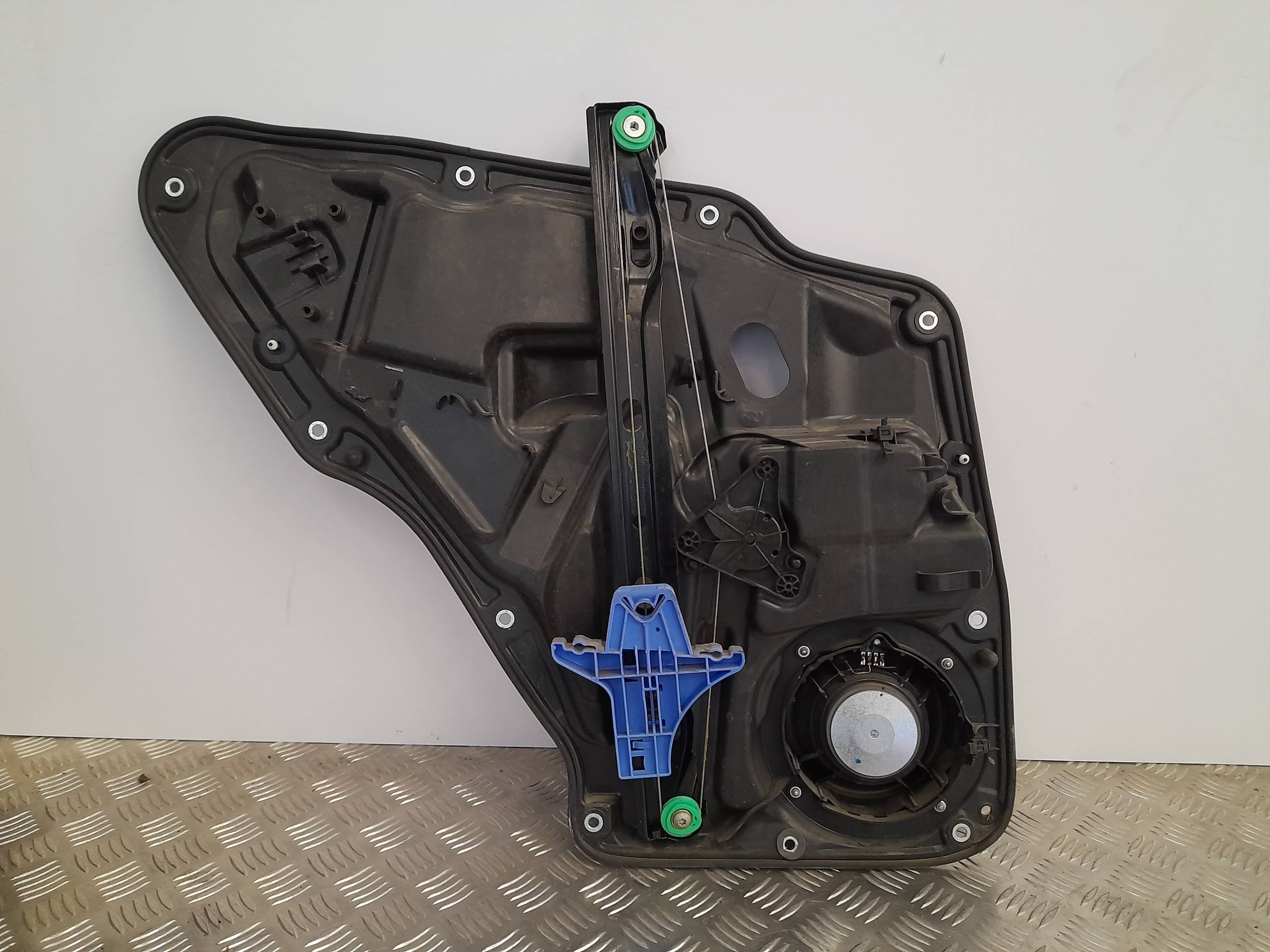 Elevalunas trasero derecho VOLKSWAGEN TIGUAN (5N1) 2