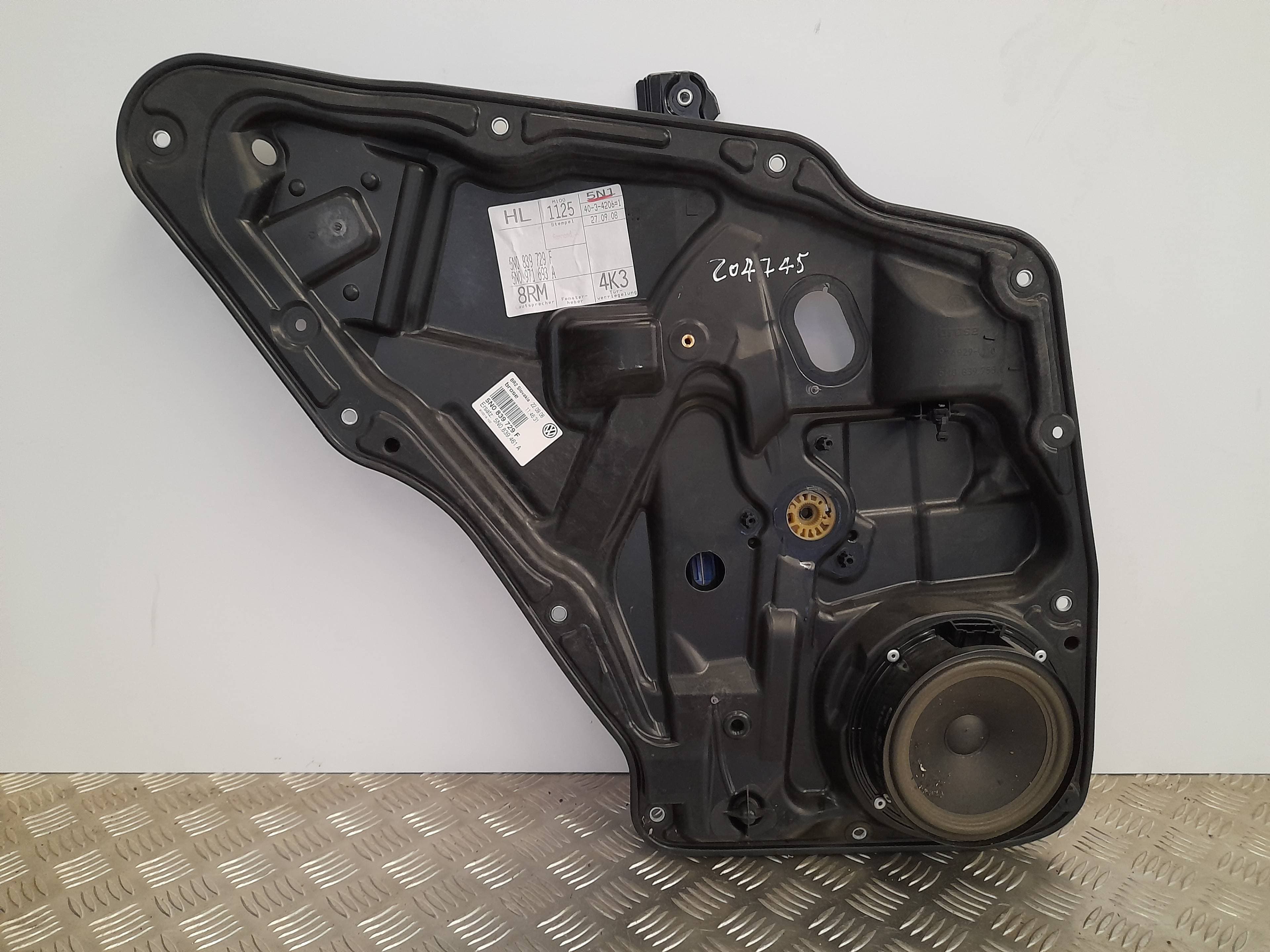 Elevalunas trasero izquierdo VOLKSWAGEN TIGUAN (5N1)