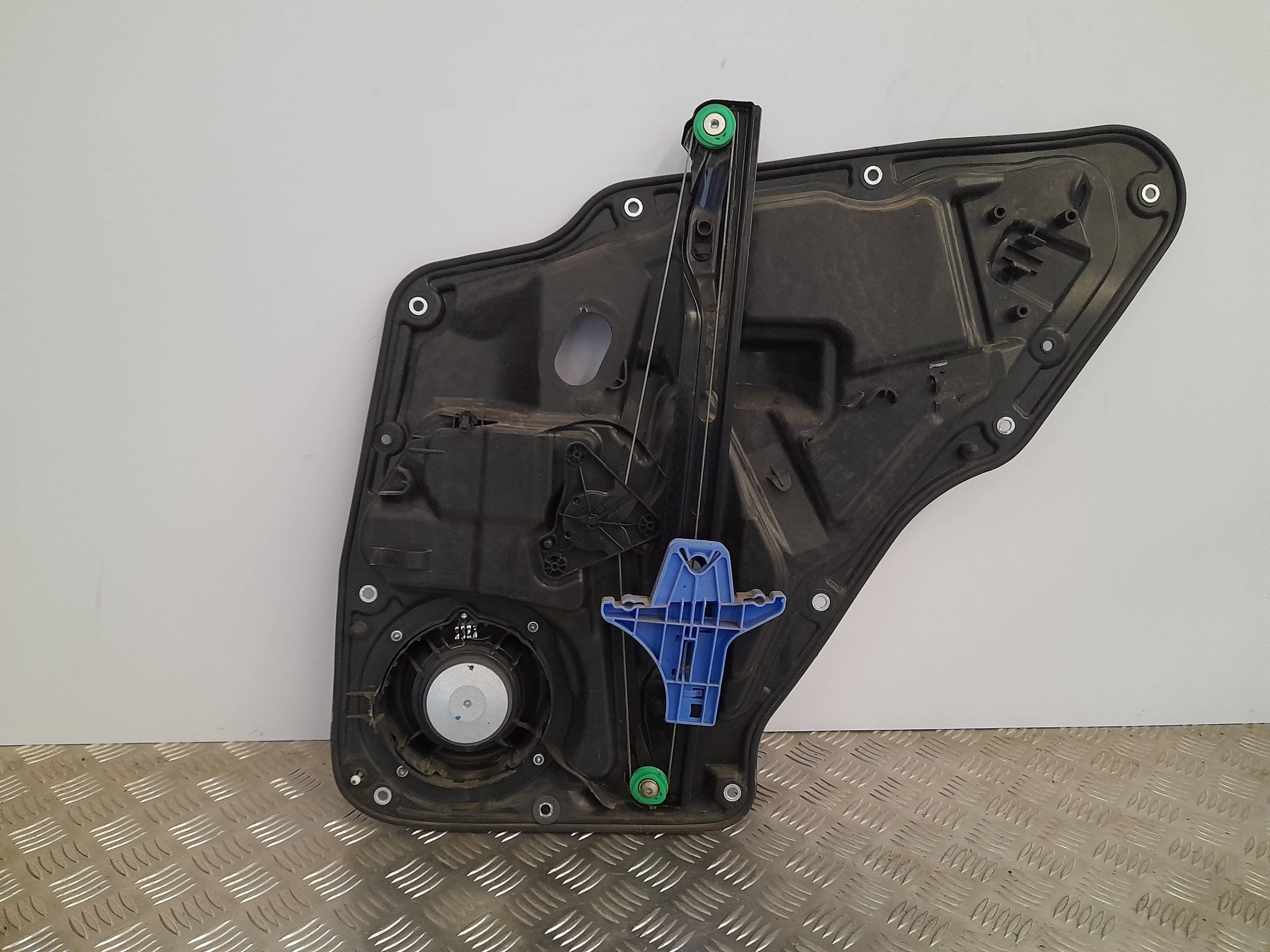 Elevalunas trasero izquierdo VOLKSWAGEN TIGUAN (5N1) 3