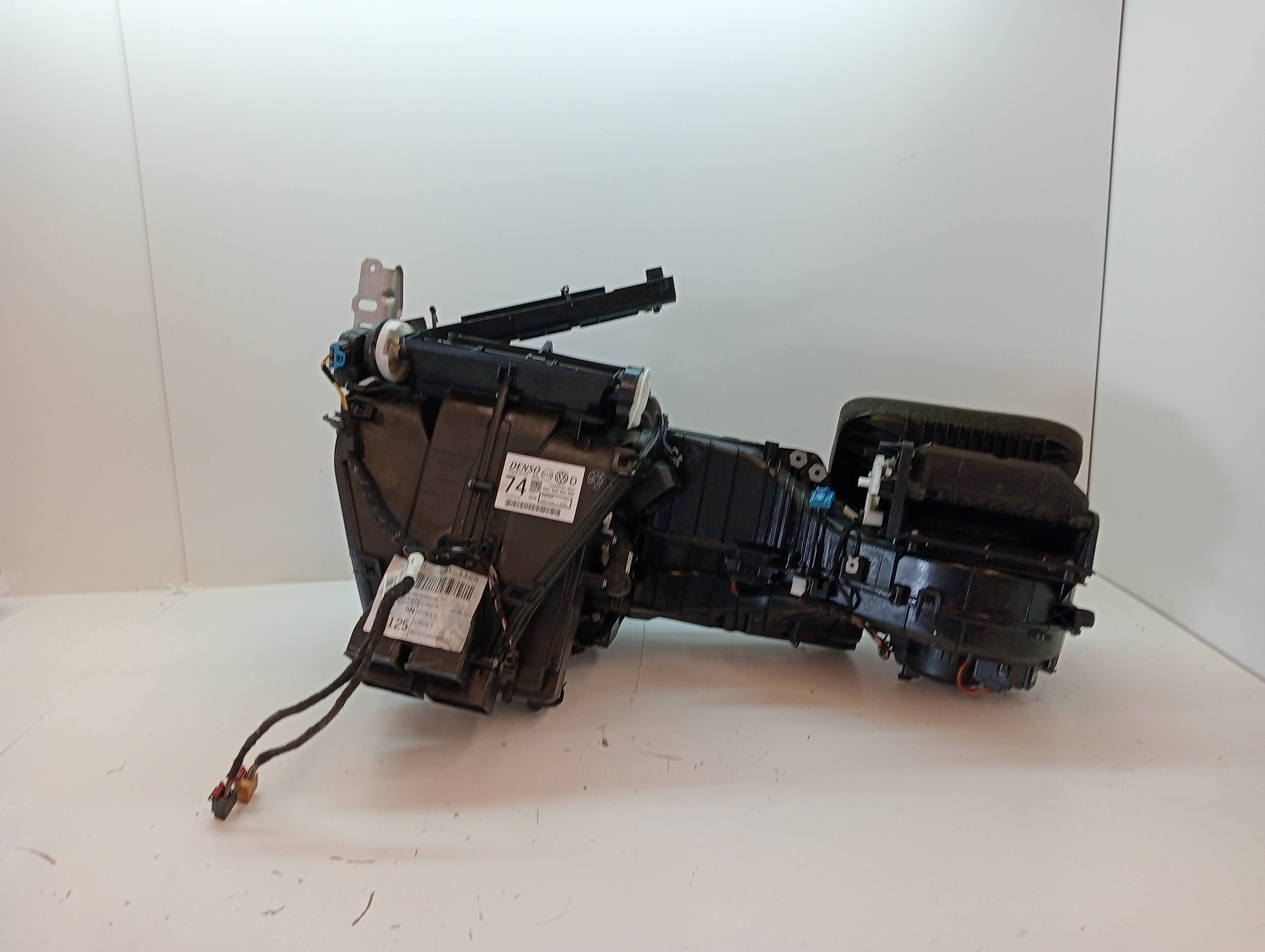 Mueble interior calefaccion VOLKSWAGEN TIGUAN (5N1) 3