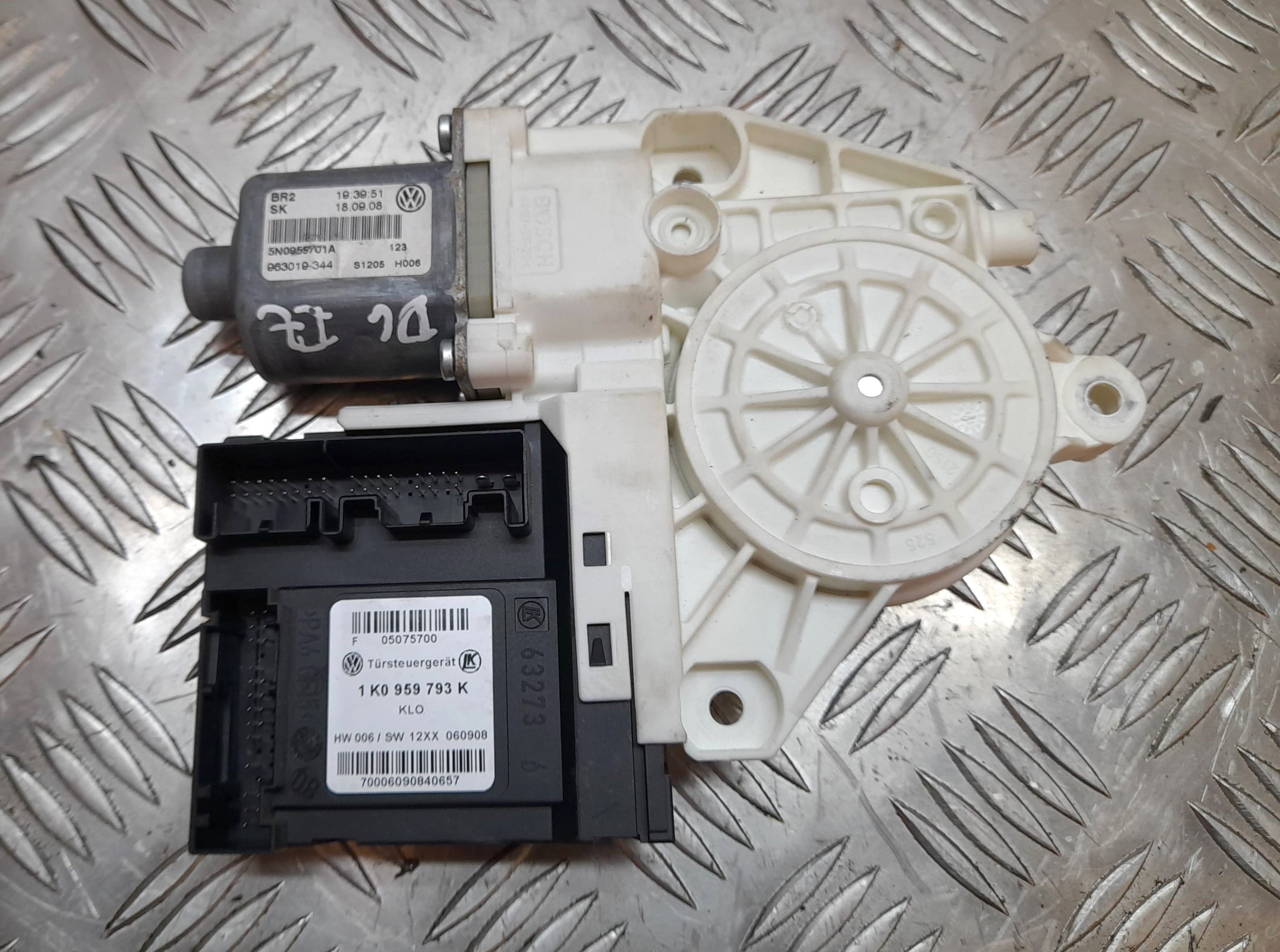 Motor elevalunas delantero izquierdo VOLKSWAGEN TIGUAN (5N1) 2