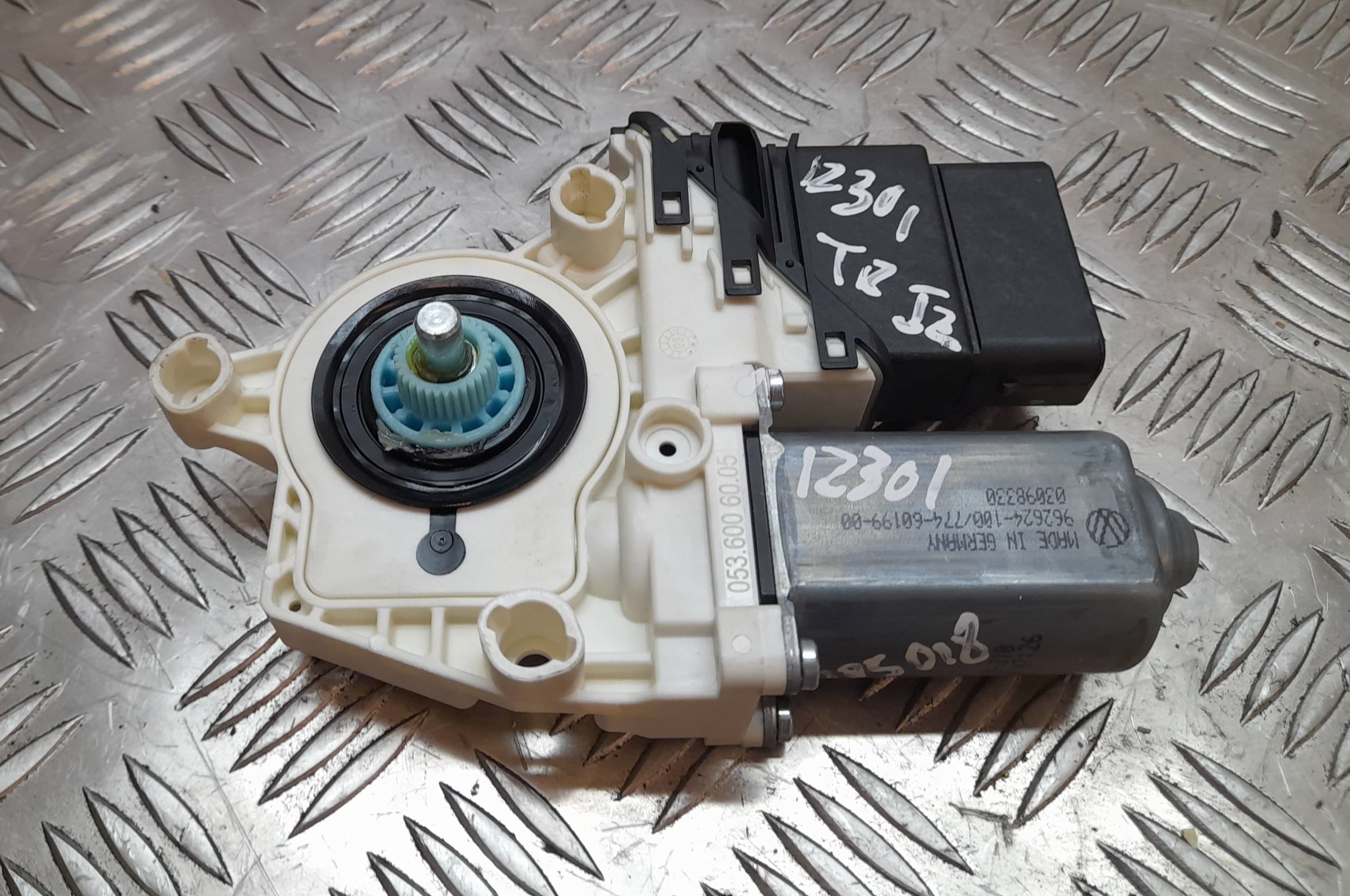 Motor elevalunas trasero izquierdo VOLKSWAGEN TIGUAN (5N1) 2