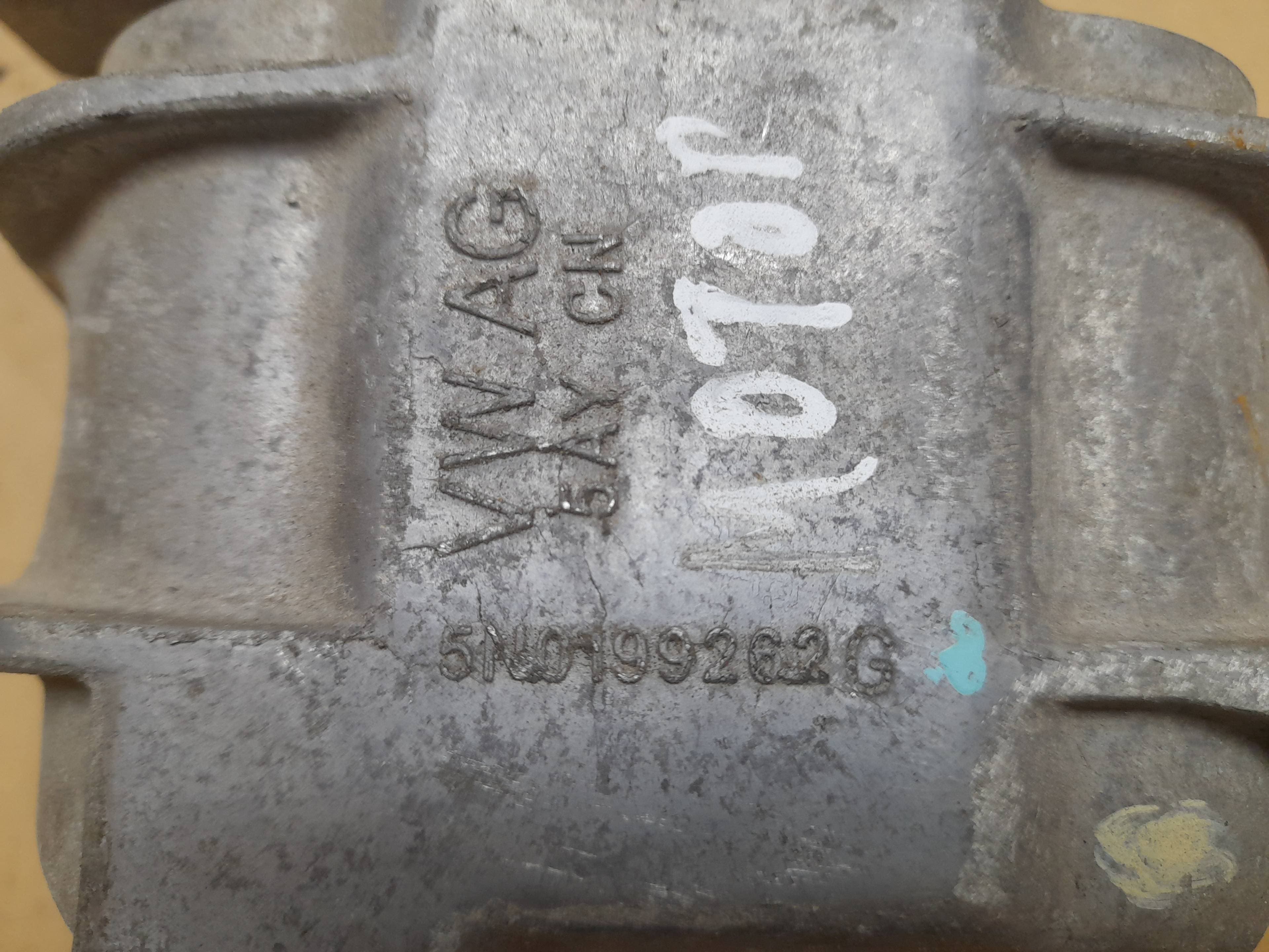 Soporte motor derecho VOLKSWAGEN TIGUAN (5N1) 4