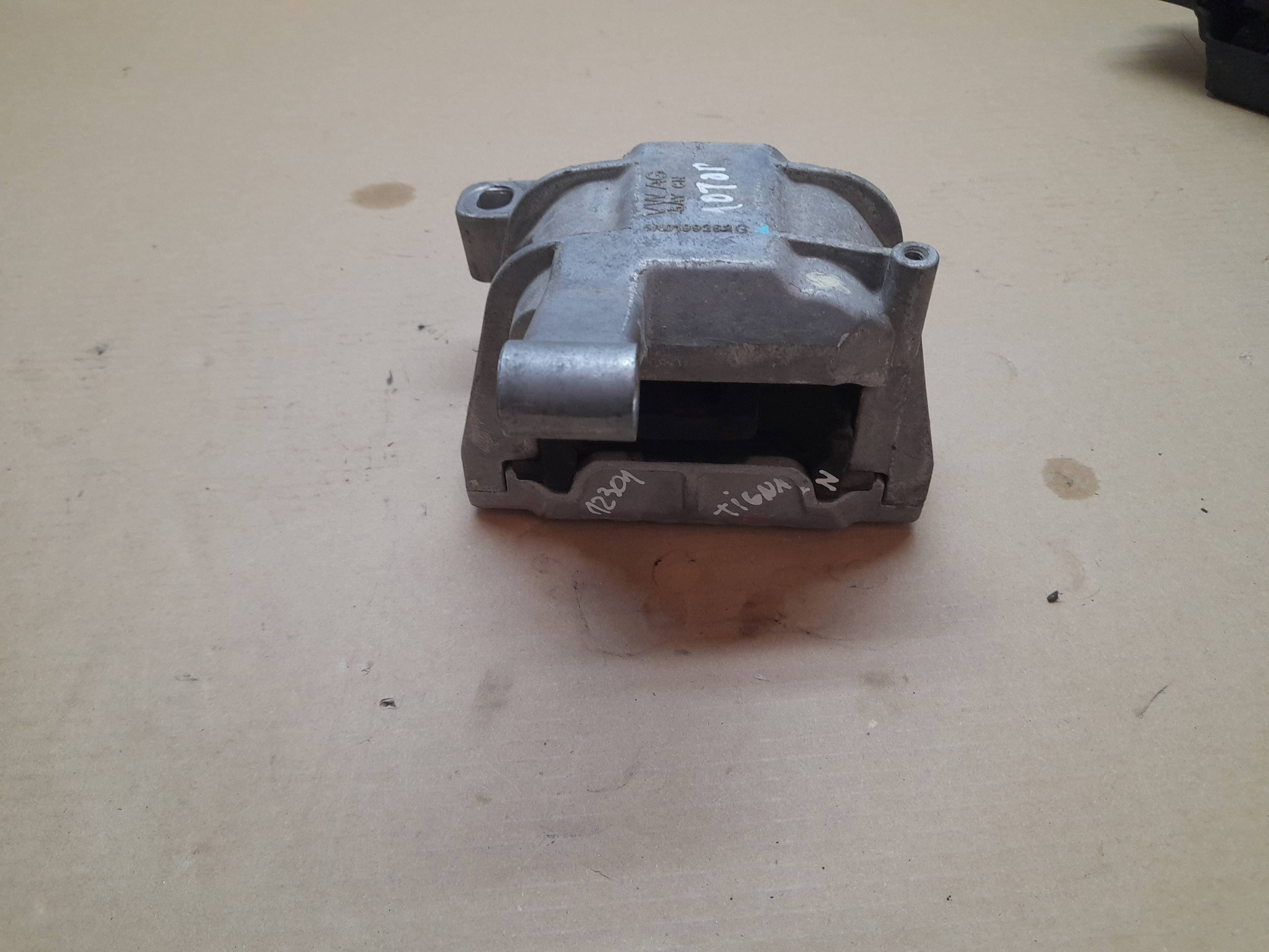 Soporte motor derecho VOLKSWAGEN TIGUAN (5N1) 3
