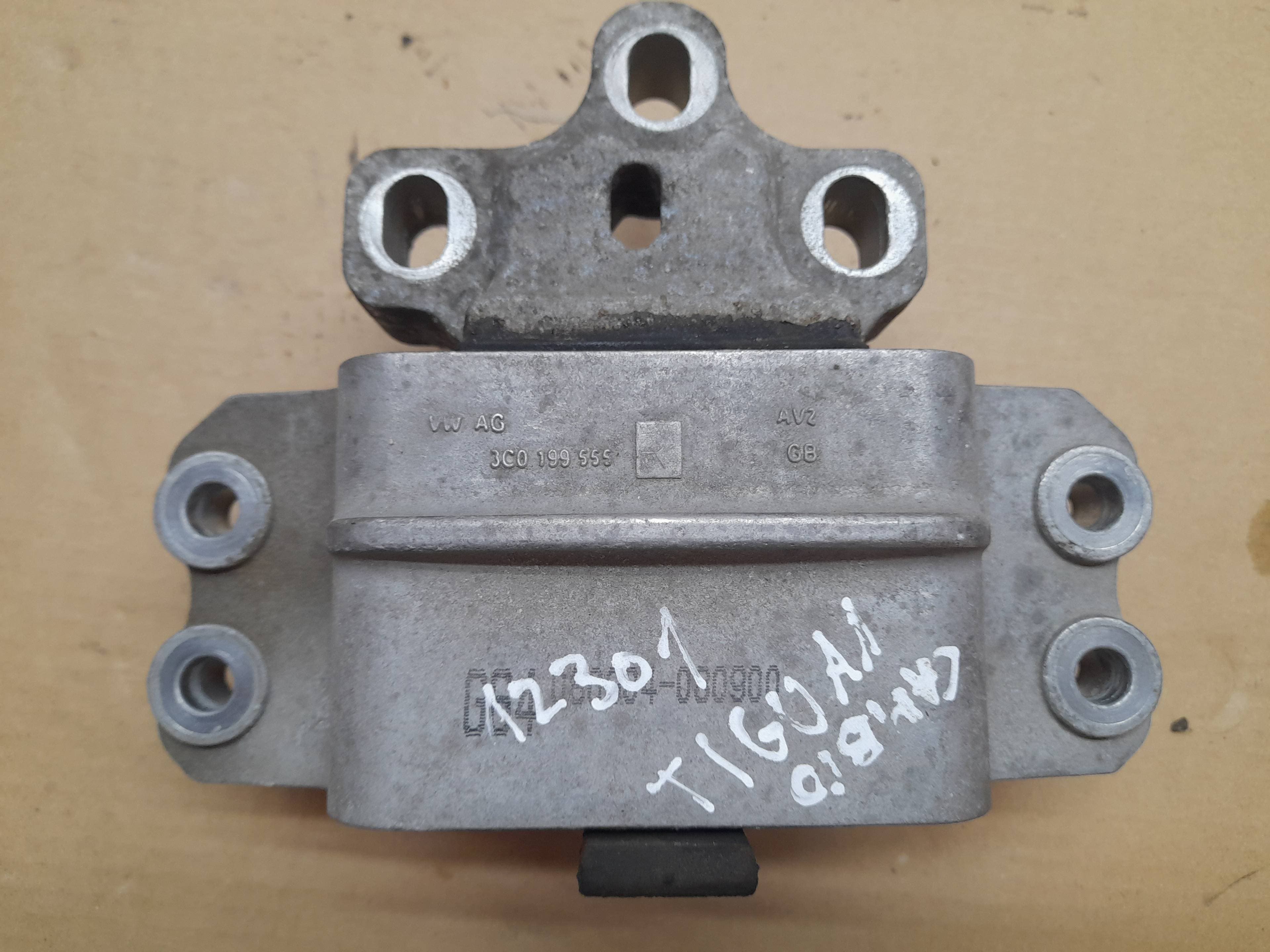 Soporte motor izquierdo VOLKSWAGEN TIGUAN (5N1)