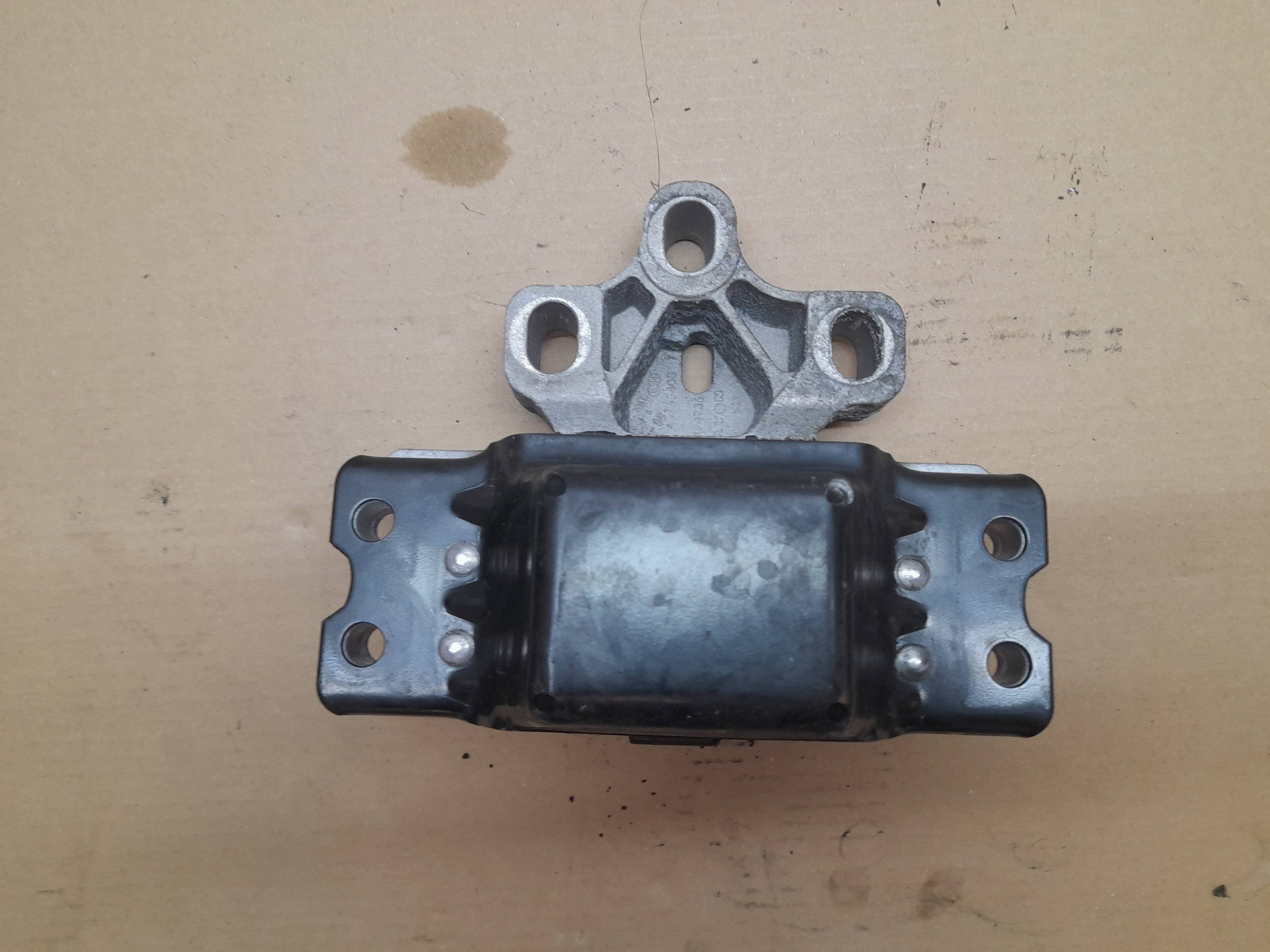 Soporte motor izquierdo VOLKSWAGEN TIGUAN (5N1) 2