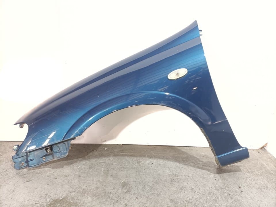 Aleta delantera izquierda NISSAN ALMERA (N16/E)