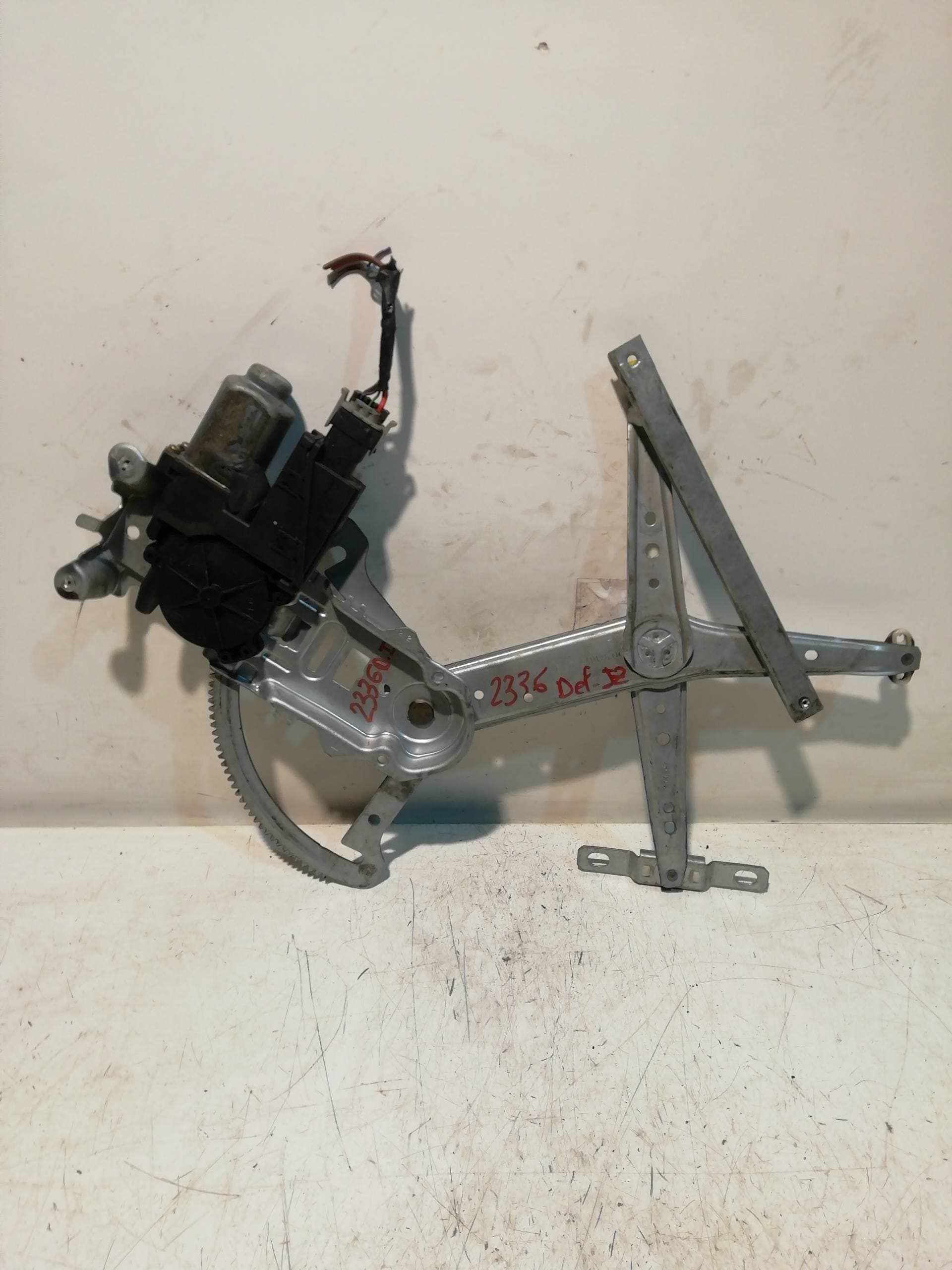 Motor elevalunas delantero izquierdo OPEL COMBO (CORSA B)