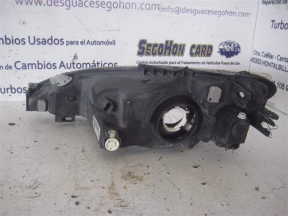 Faro derecho PEUGEOT 206 BERLINA 3