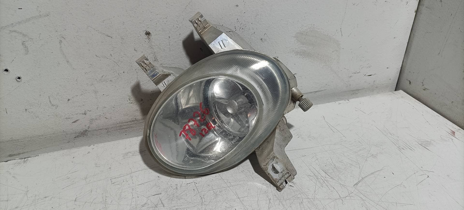 Faro antiniebla izquierdo PEUGEOT 206 BERLINA