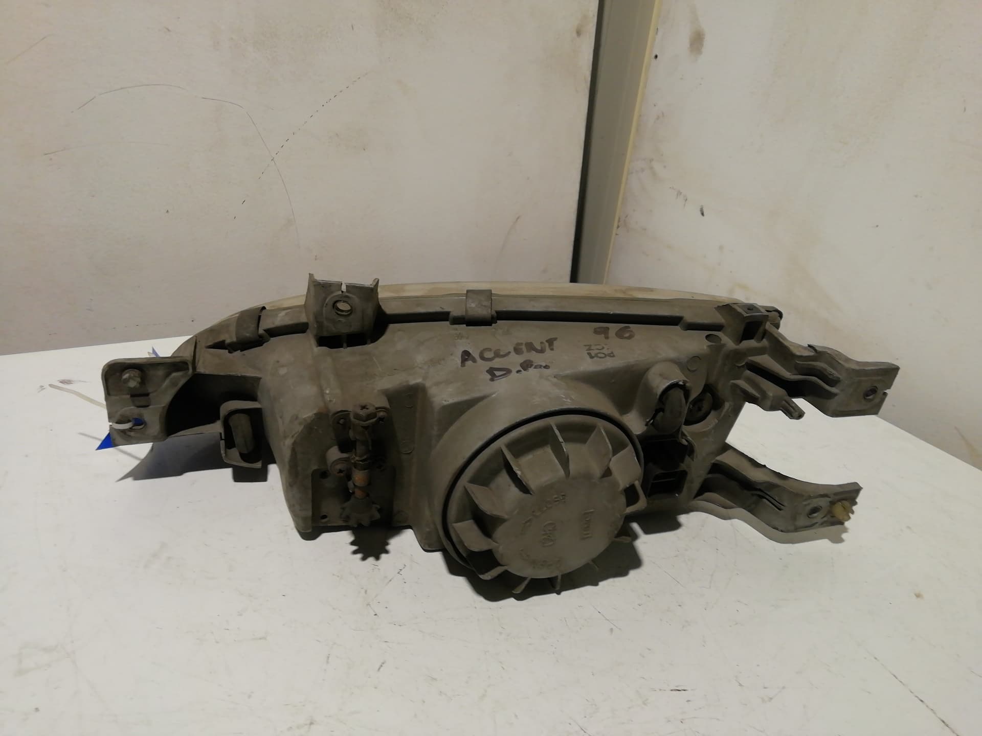 Faro derecho HYUNDAI ACCENT (LC) 2