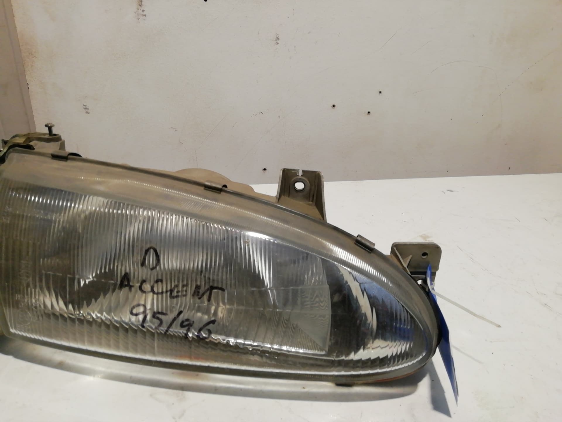 Faro derecho HYUNDAI ACCENT (LC)