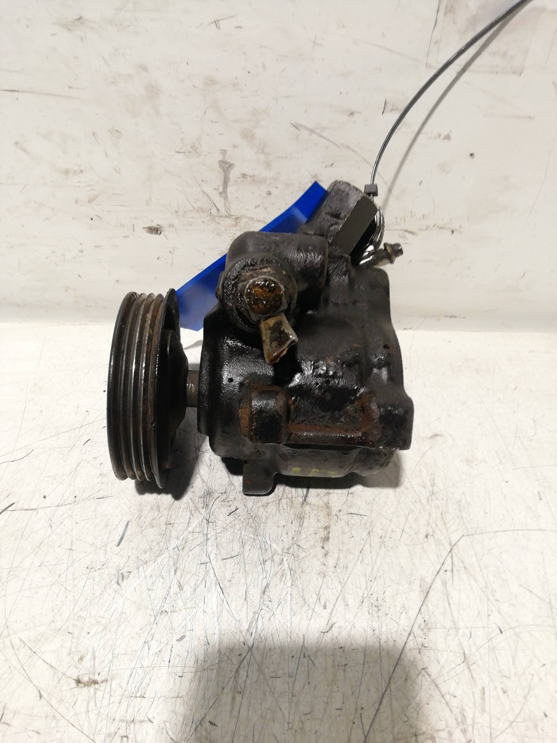 Bomba direccion FORD ESCORT BERL./TURNIER