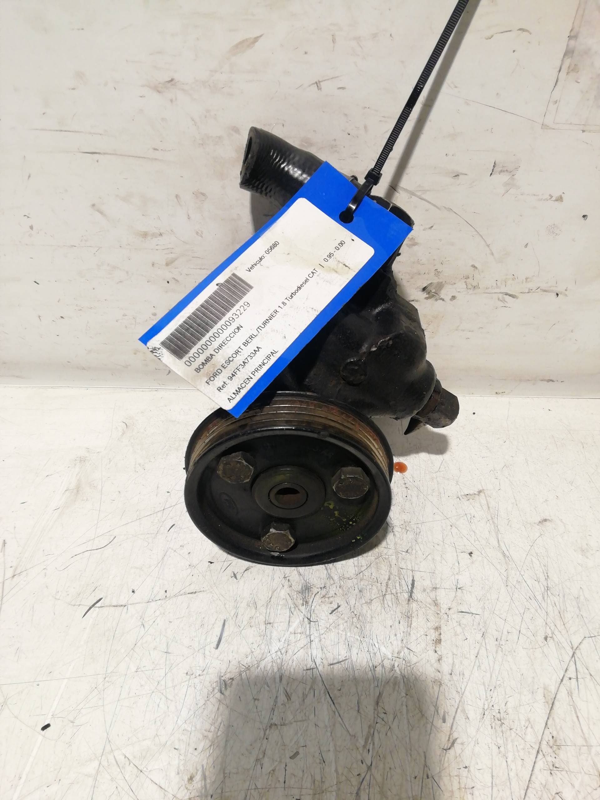 Bomba direccion FORD ESCORT BERL./TURNIER 3
