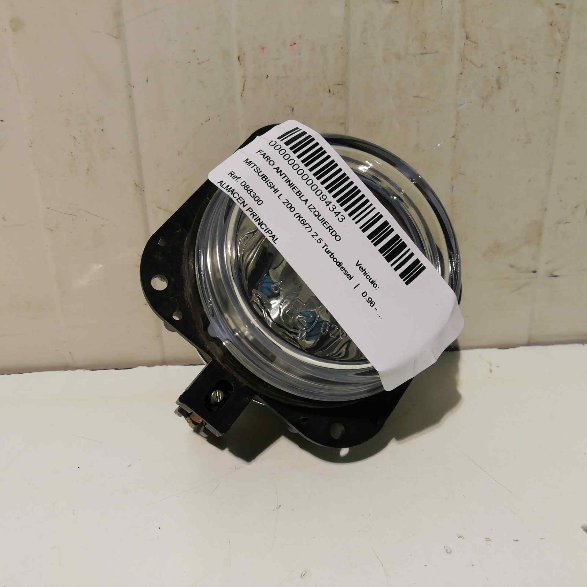 Faro antiniebla izquierdo MITSUBISHI L 200 (K34T)